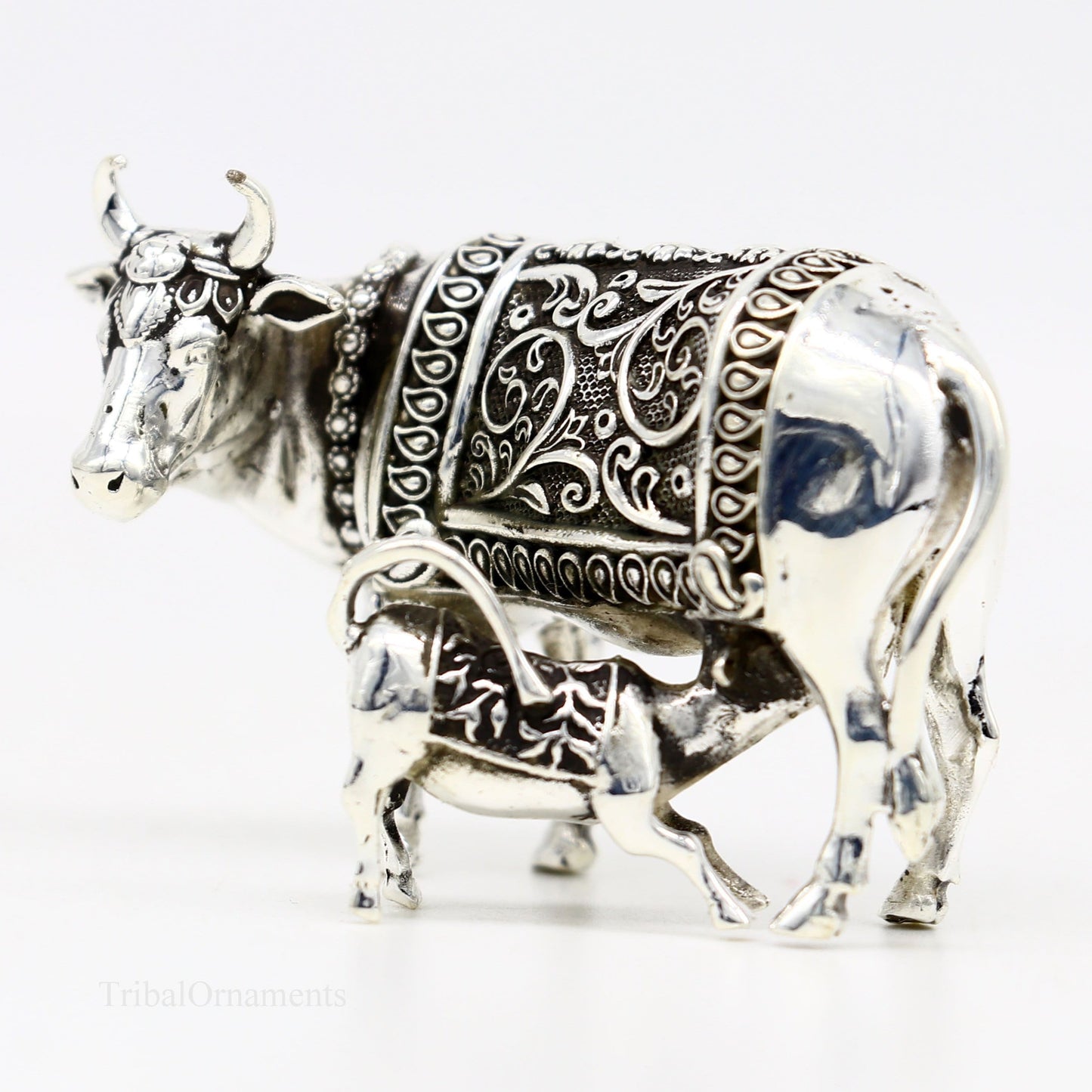 Divine cow with calf 925 sterling silver vintage Nakshi work design Kamdhenu cow, deity's cow, wishing cow, silver worshipping puja stb120 - TRIBAL ORNAMENTS