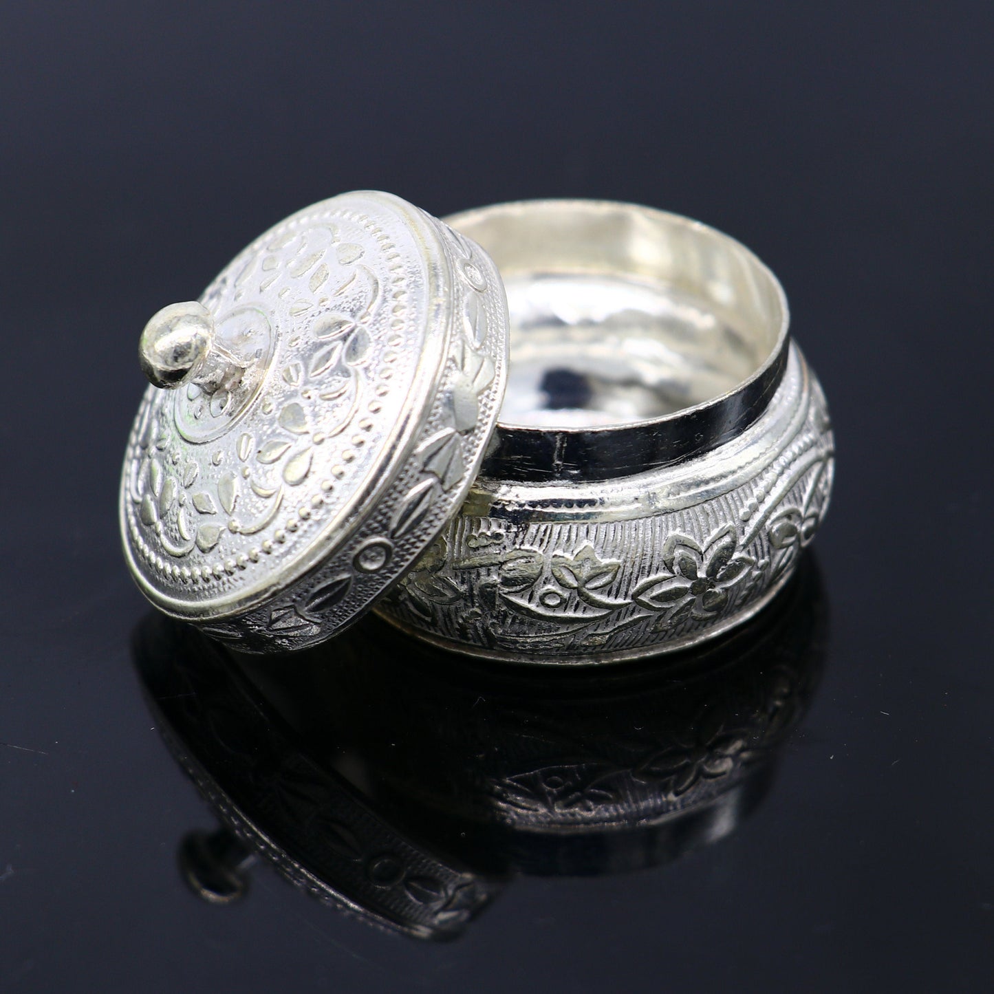 925 sterling silver unique antique design handmade brides eyes kajal box, surma box, kumkum sindur box, small trinket box article stb112 - TRIBAL ORNAMENTS