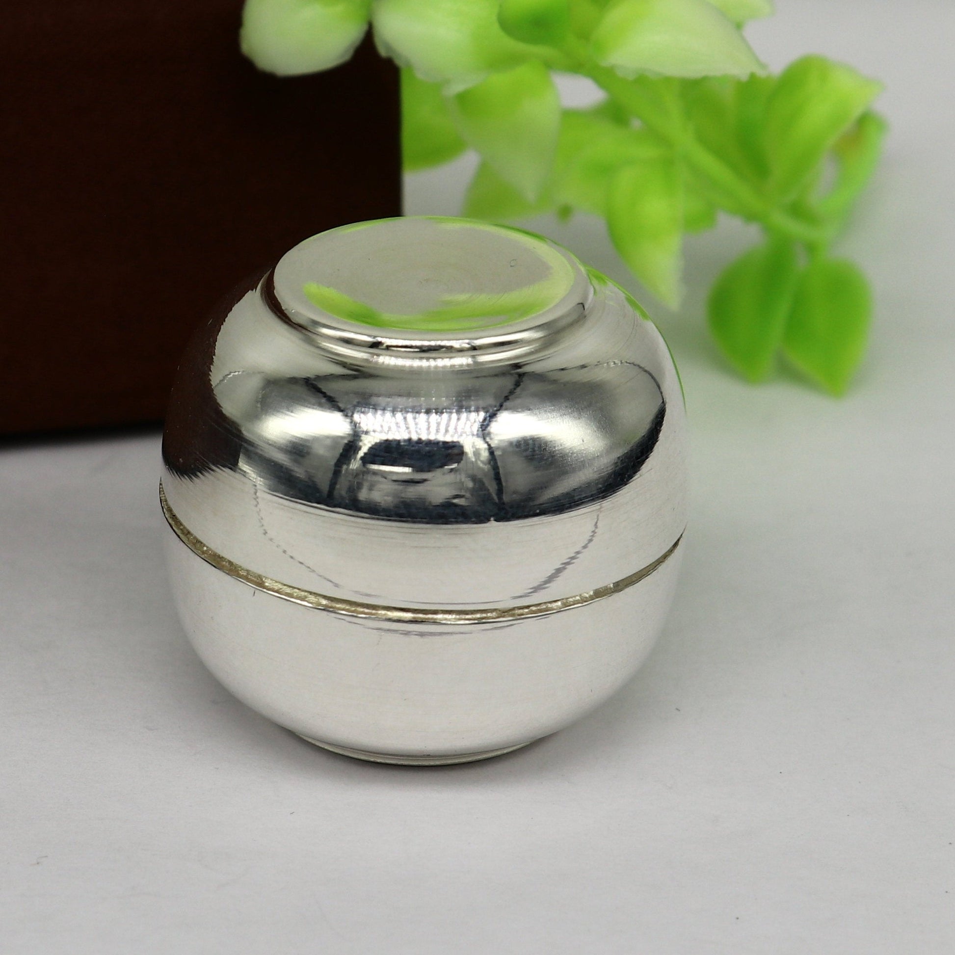 999 fine silver handmade gorgeous small Prasadam bowl or box, trinket box, container box, brides Sindur box, solid silver article sv186 - TRIBAL ORNAMENTS