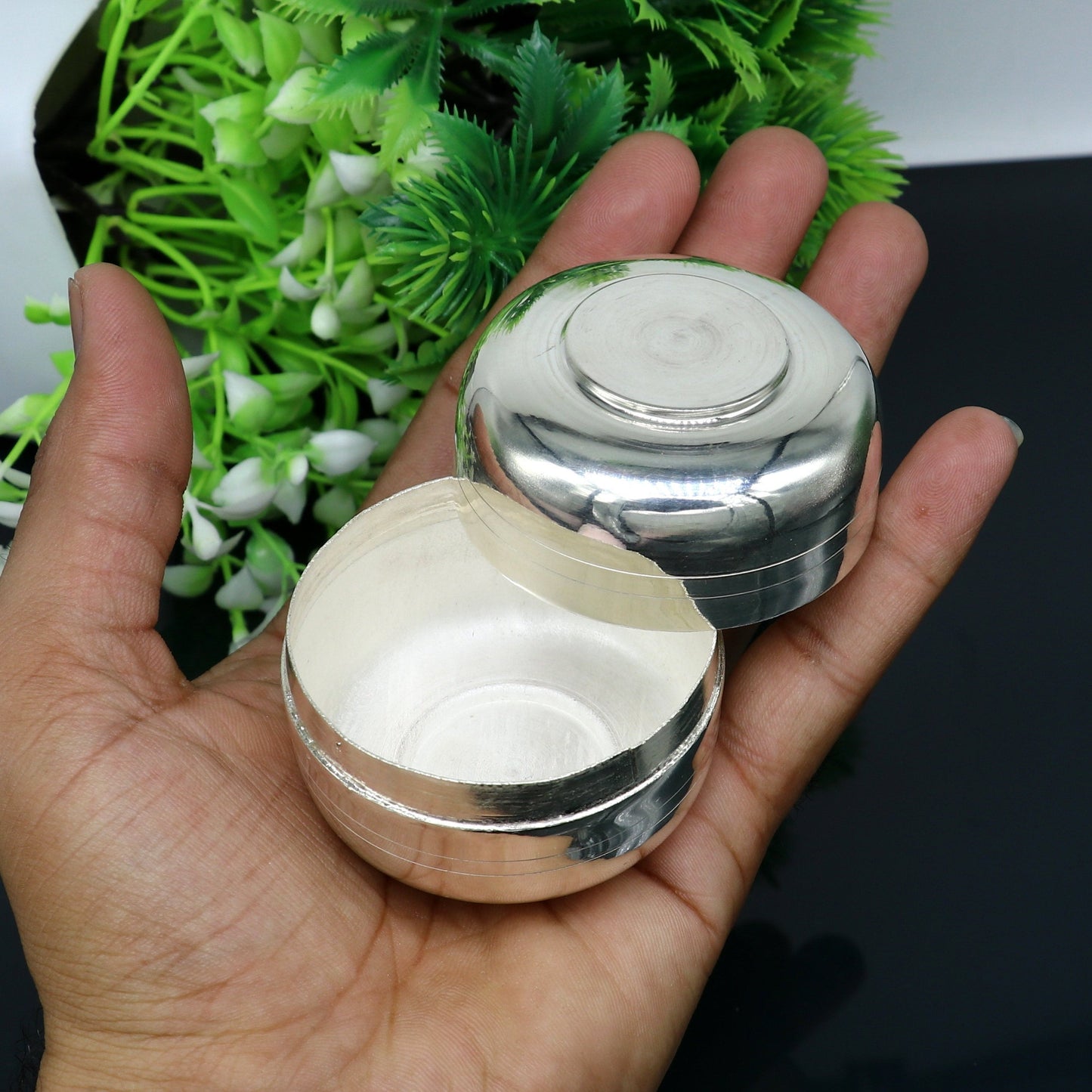 999 fine silver handmade gorgeous small Prasadam bowl or box, trinket box, container box, serving box for god, solid silver article sv188 - TRIBAL ORNAMENTS