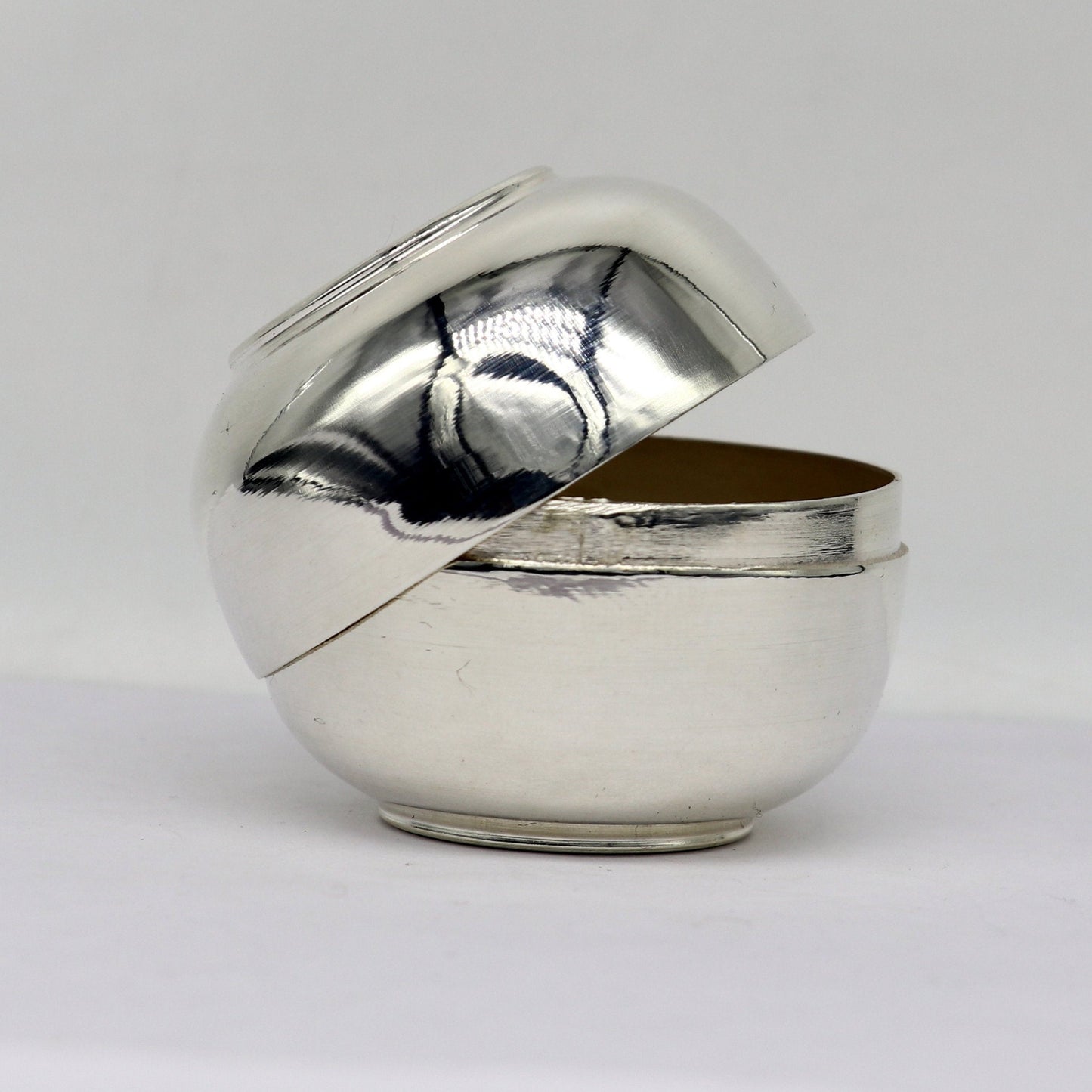 999 fine silver handmade gorgeous small Prasadam bowl or box, trinket box, container box, serving box for god, solid silver article sv189 - TRIBAL ORNAMENTS