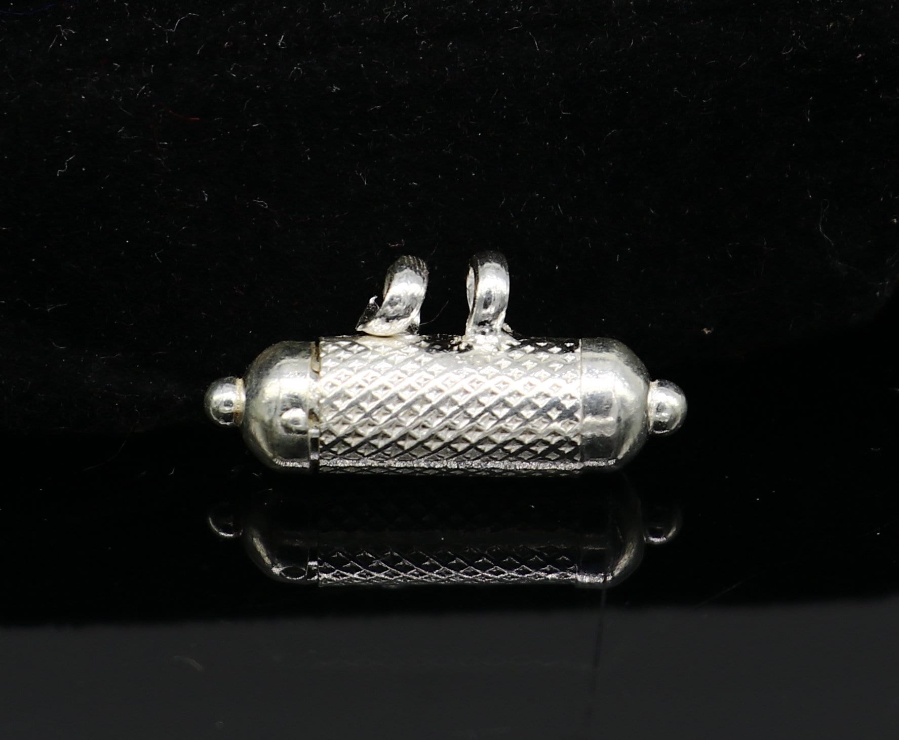 925 sterling silver handmade gorgeous round shape handmade amulet box pendant, mantra box, silver tabiz ,kavacham jewelry ssp701 - TRIBAL ORNAMENTS