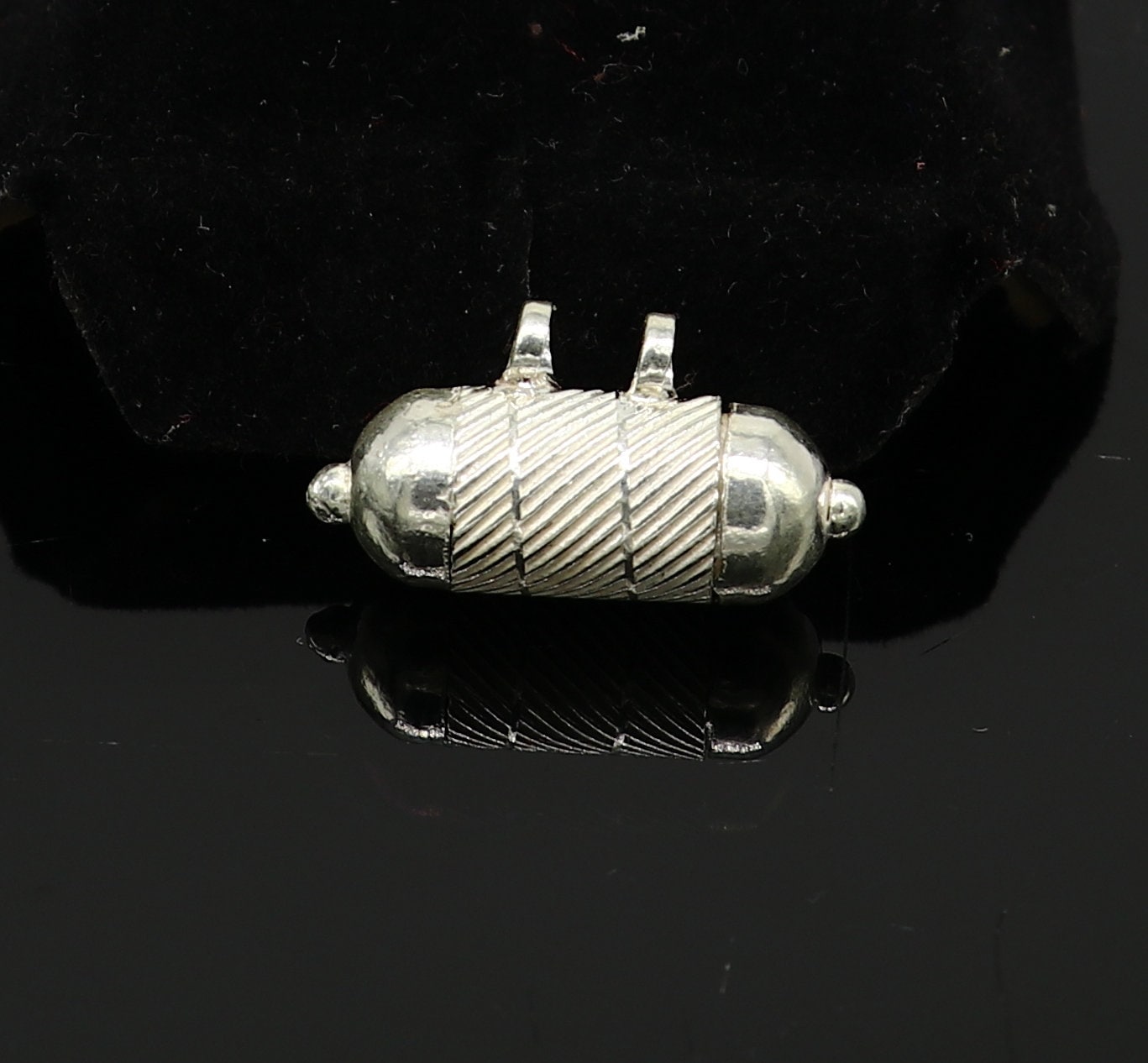 Solid sterling silver handmade gorgeous round shape vintage amulet box pendant, mantra box, silver tabiz , kavacham tribal jewelry ssp681 - TRIBAL ORNAMENTS