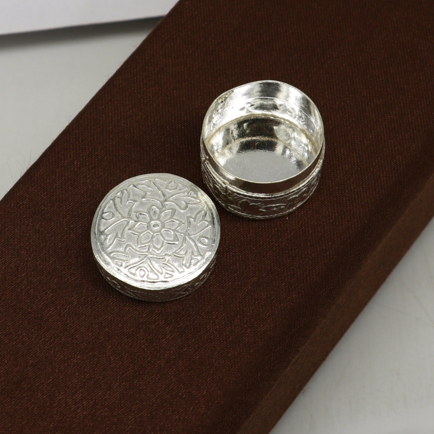 Exclusive small bridal queen style 925 sterling silver trinket box, container box, small jewelry box, Vermilion bridal art gifting stb137 - TRIBAL ORNAMENTS