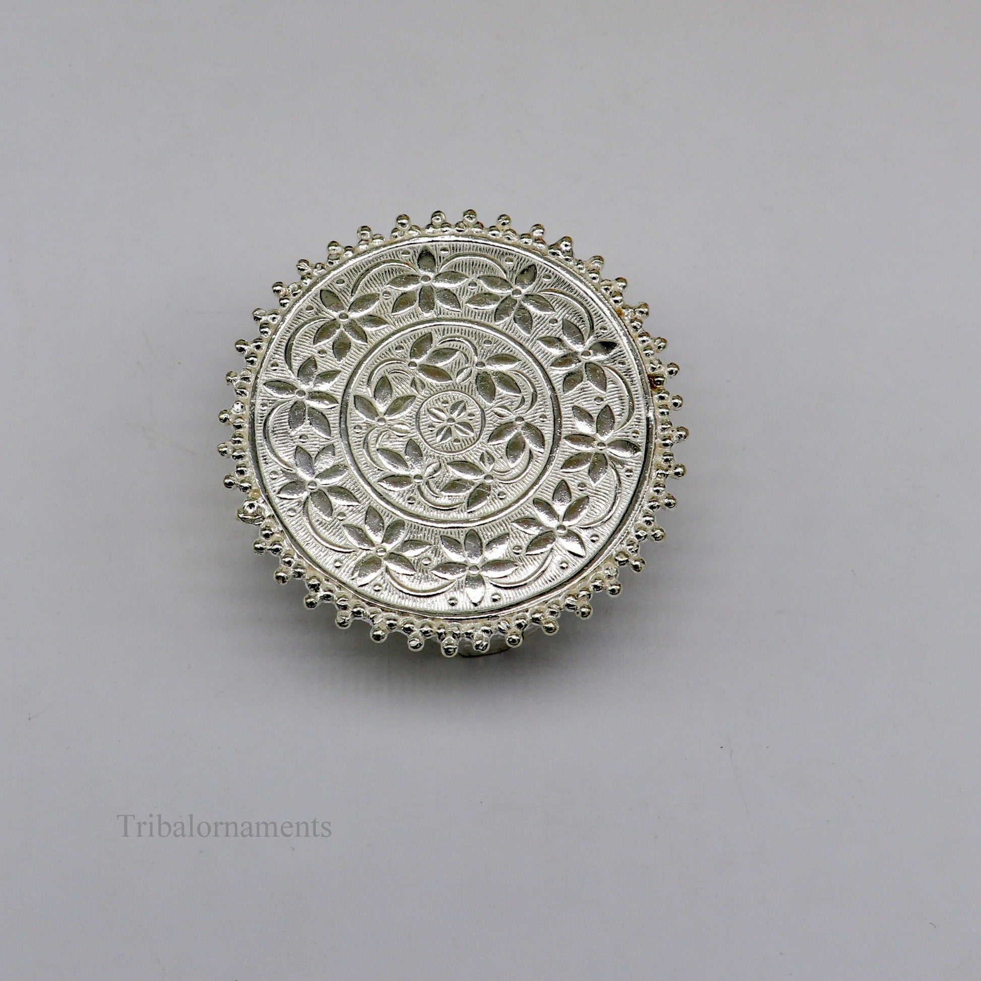 Vintage design Sterling silver handmade customize small round shape table/bazot/chouki, excellent home puja utensils temple art su429 - TRIBAL ORNAMENTS