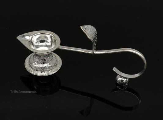 Vintage style solid Sterling silver handmade single deepak oil lamp Aarti lamp, amazing handcrafting work  decor temple art figurine su436 - TRIBAL ORNAMENTS