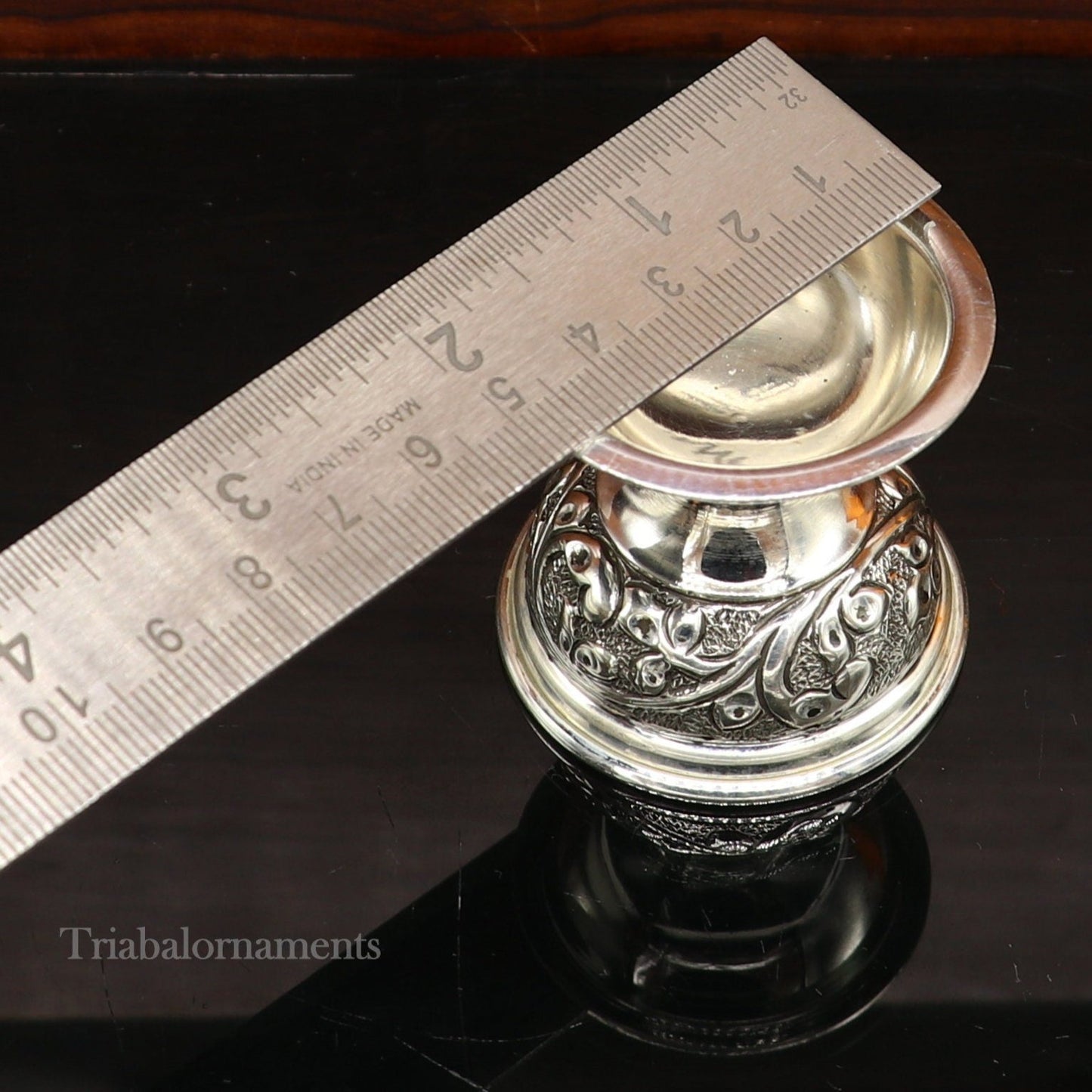 925 sterling silver gorgeous chitai work kandrai work design oil lamp, silver Deepak, silver temple article, Diwali puja utensils art su499 - TRIBAL ORNAMENTS