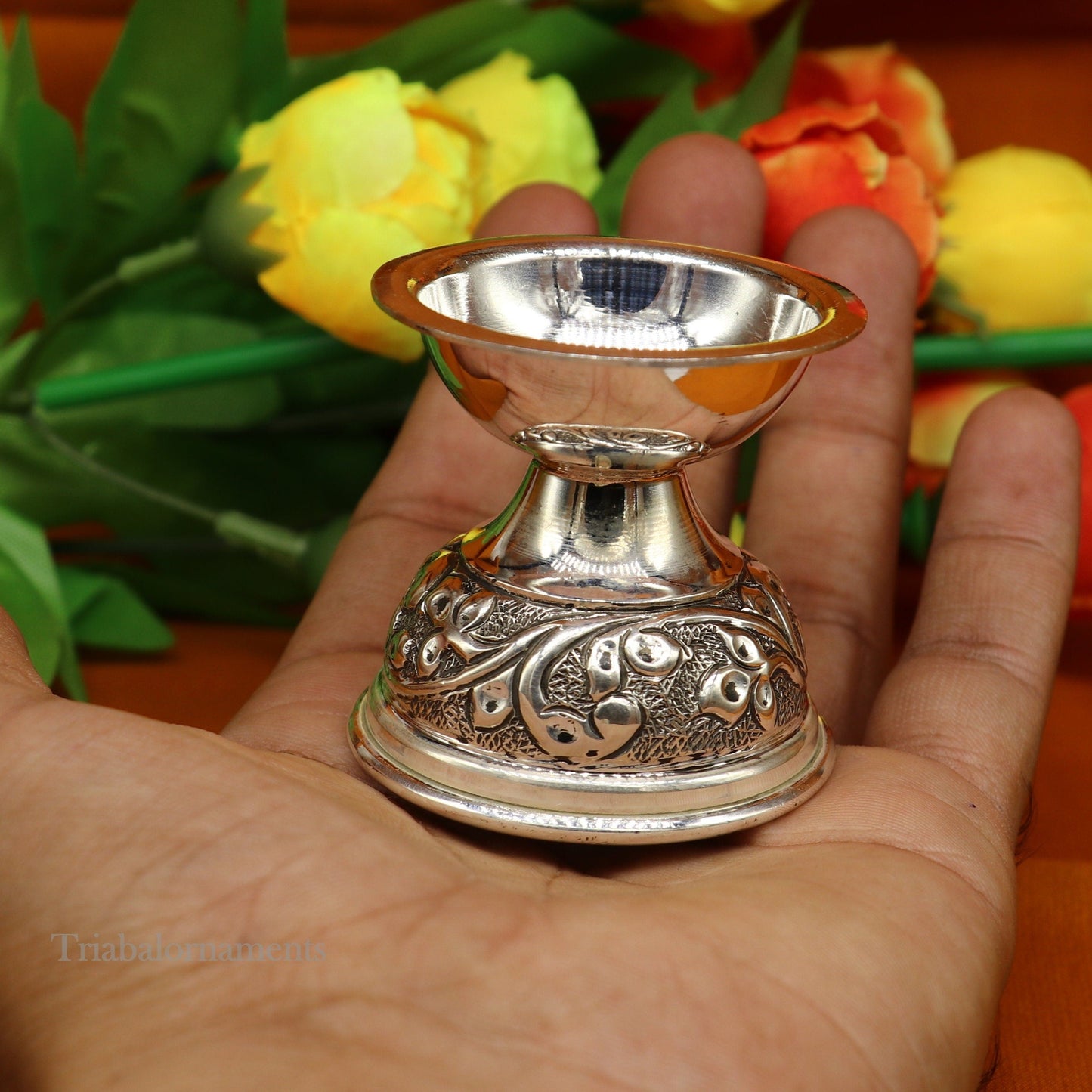 925 sterling silver gorgeous chitai work kandrai work design oil lamp, silver Deepak, silver temple article, Diwali puja utensils art su499 - TRIBAL ORNAMENTS