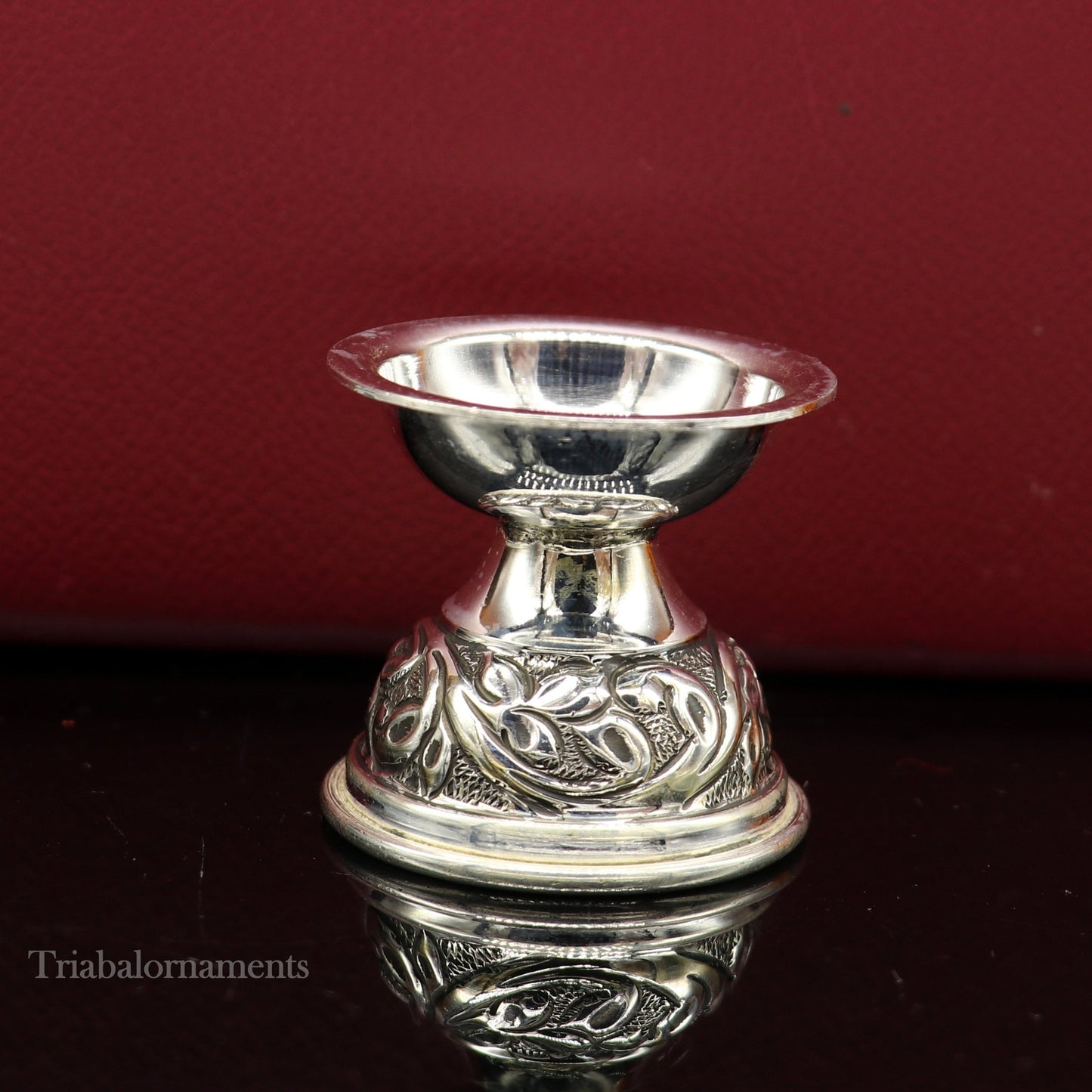 925 sterling silver gorgeous chitai work kandrai work design oil lamp, silver Deepak, silver temple article, Diwali puja utensils art su501 - TRIBAL ORNAMENTS