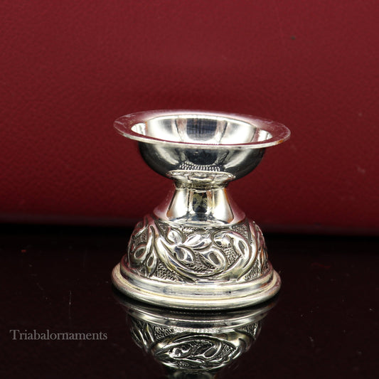 925 sterling silver gorgeous chitai work kandrai work design oil lamp, silver Deepak, silver temple article, Diwali puja utensils art su501 - TRIBAL ORNAMENTS