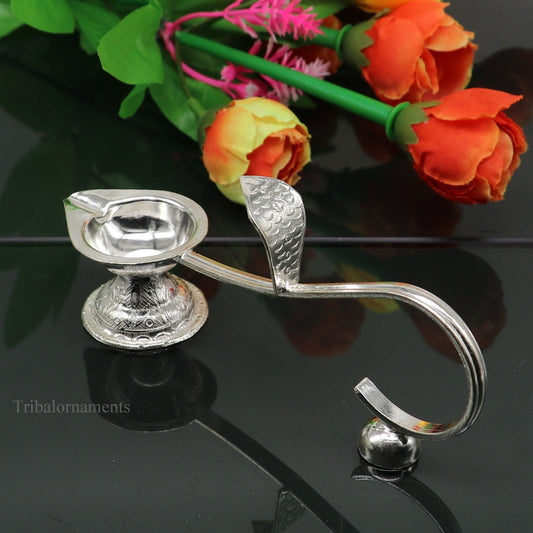Vintage style solid Sterling silver handmade single deepak oil lamp Aarti lamp, amazing handcrafting work  decor temple art figurine su435 - TRIBAL ORNAMENTS
