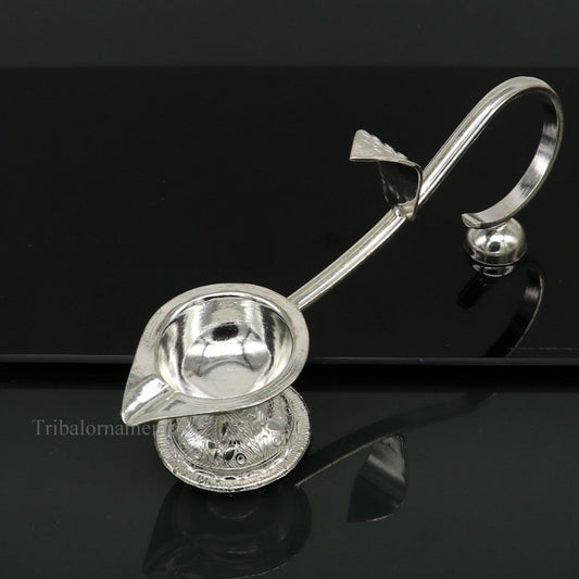 Vintage style solid Sterling silver handmade single deepak oil lamp Aarti lamp, amazing handcrafting work  decor temple art figurine su436 - TRIBAL ORNAMENTS