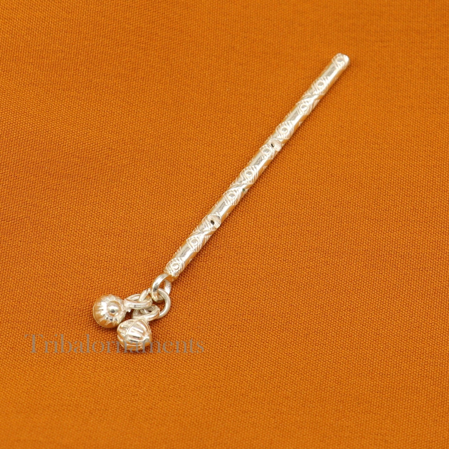Vintage design small flute Solid silver handmade idol krishna flute, silver bansuri, laddu gopala flute, little krishna flute puja art su504 - TRIBAL ORNAMENTS