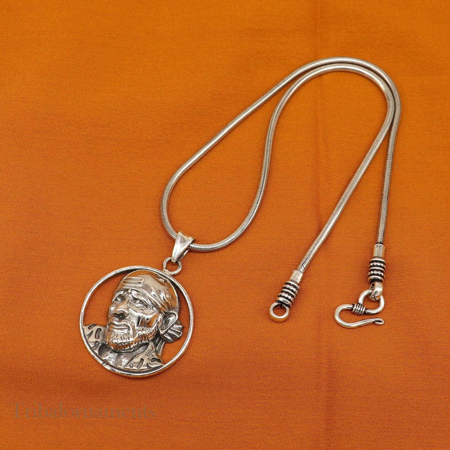 Iidol Sai Baba pendant 925 sterling silver handmade amazing stylish unisex pendant locket personalized jewelry tribal jewelry ssp945 - TRIBAL ORNAMENTS