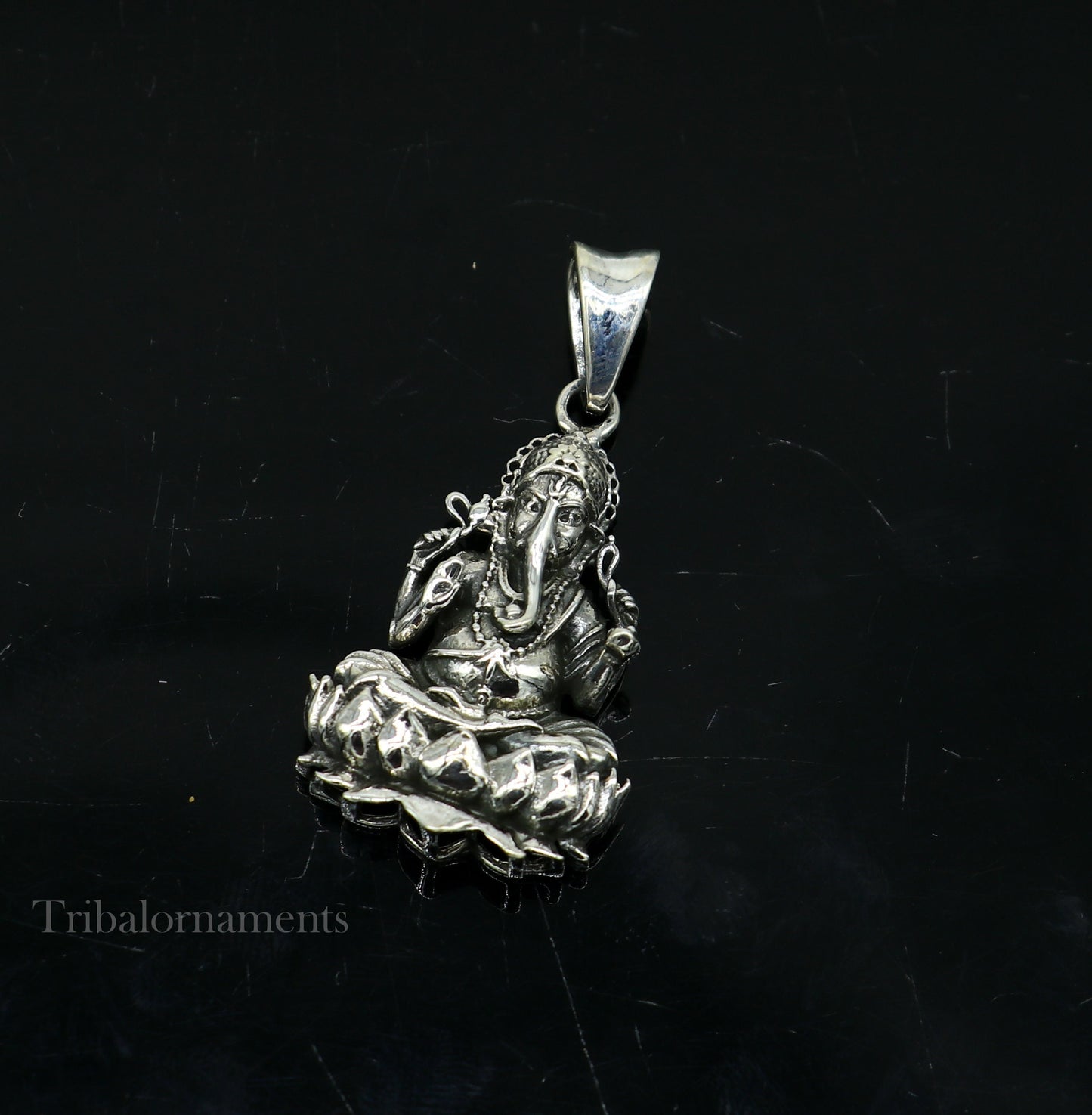 Divine lord Ganesha sitting on lotus blessing pendant, excellent vintage designer 925 sterling silver handmade jewelry from india ssp959 - TRIBAL ORNAMENTS