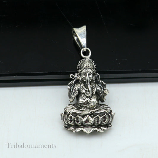 Divine lord Ganesha sitting on lotus blessing pendant, excellent vintage designer 925 sterling silver handmade jewelry from india ssp959 - TRIBAL ORNAMENTS