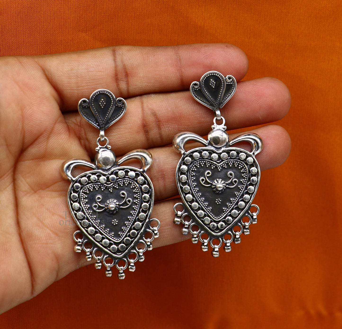 925 sterling silver heart shape style handmade Classical design fabulous Stud earrings exclusive jewelry from Rajasthan India  ear1080 - TRIBAL ORNAMENTS