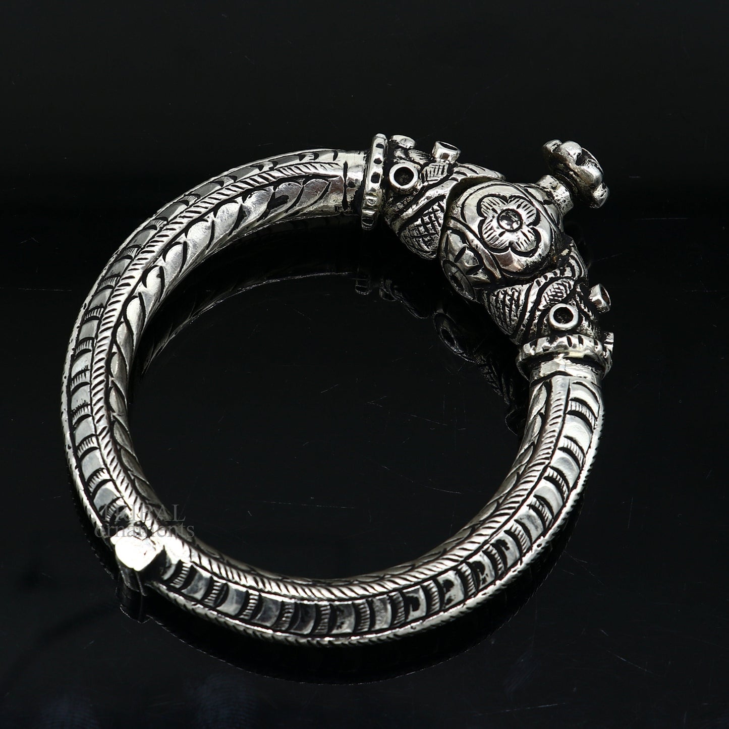 Vintage design handcrafted unique work 925 sterling silver bangle bracelet kada unique screw locking system best gifting jewelry nsk464 - TRIBAL ORNAMENTS