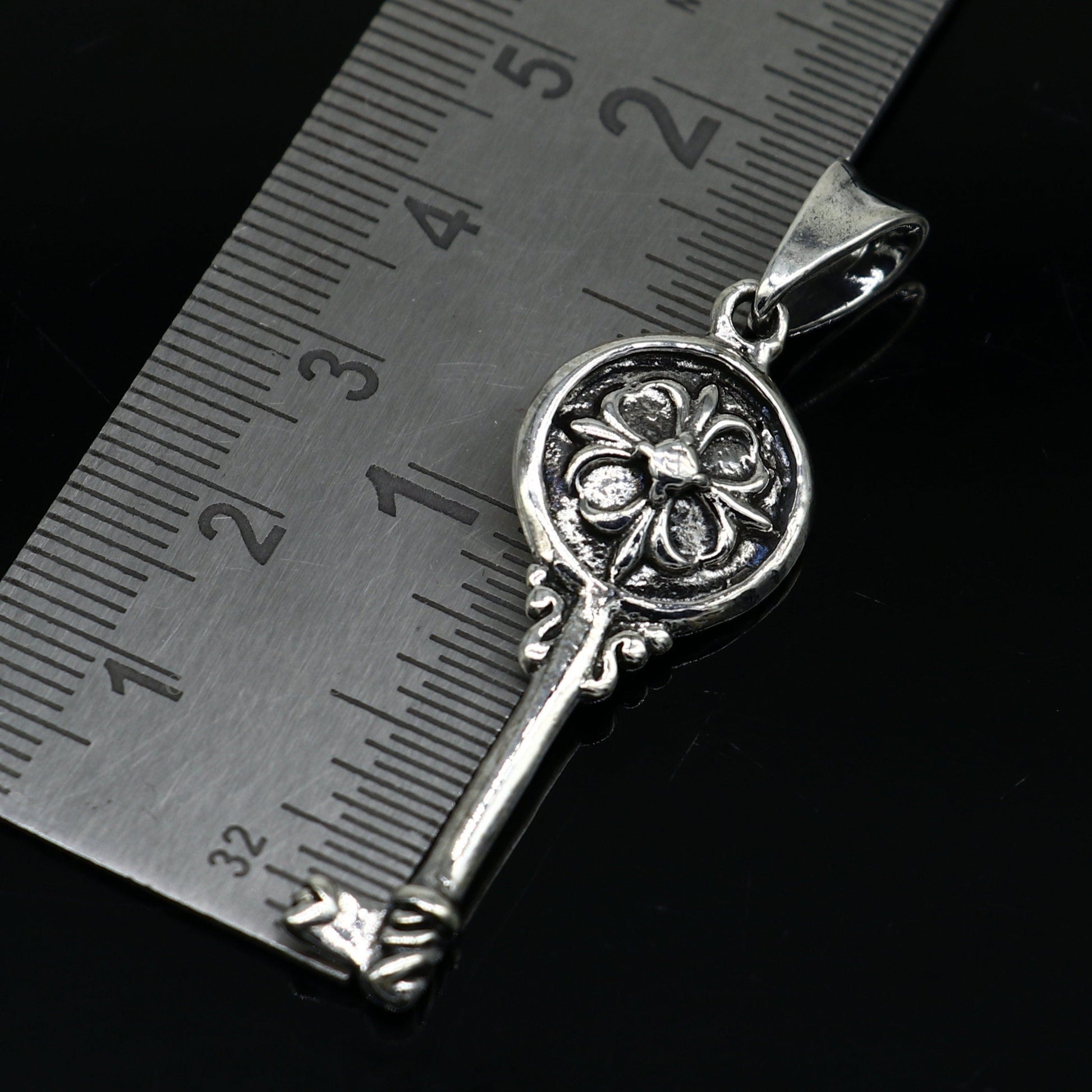 925 sterling silver vintage style handmade key pendant, amazing fancy stylish attractive pendant for boy's and girl's  ssp1607 - TRIBAL ORNAMENTS