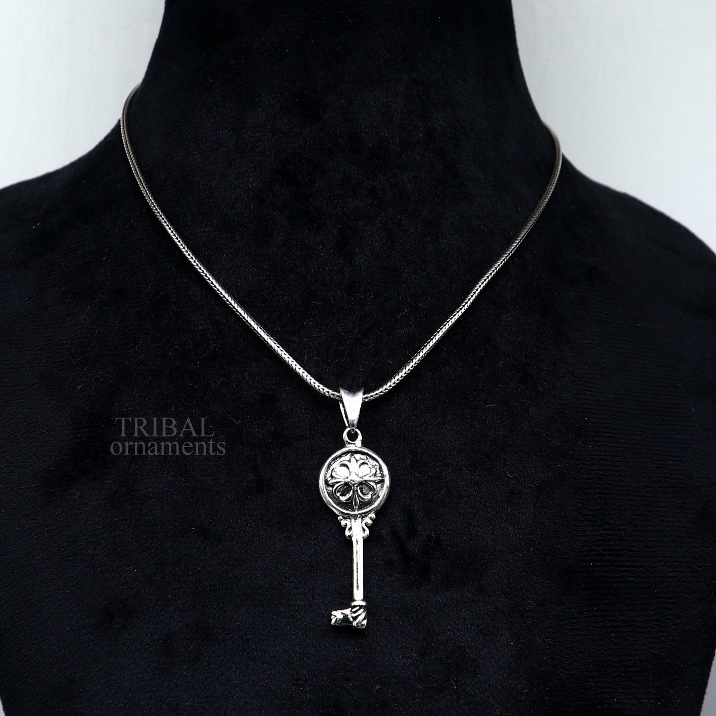 925 sterling silver vintage style handmade key pendant, amazing fancy stylish attractive pendant for boy's and girl's  ssp1607 - TRIBAL ORNAMENTS