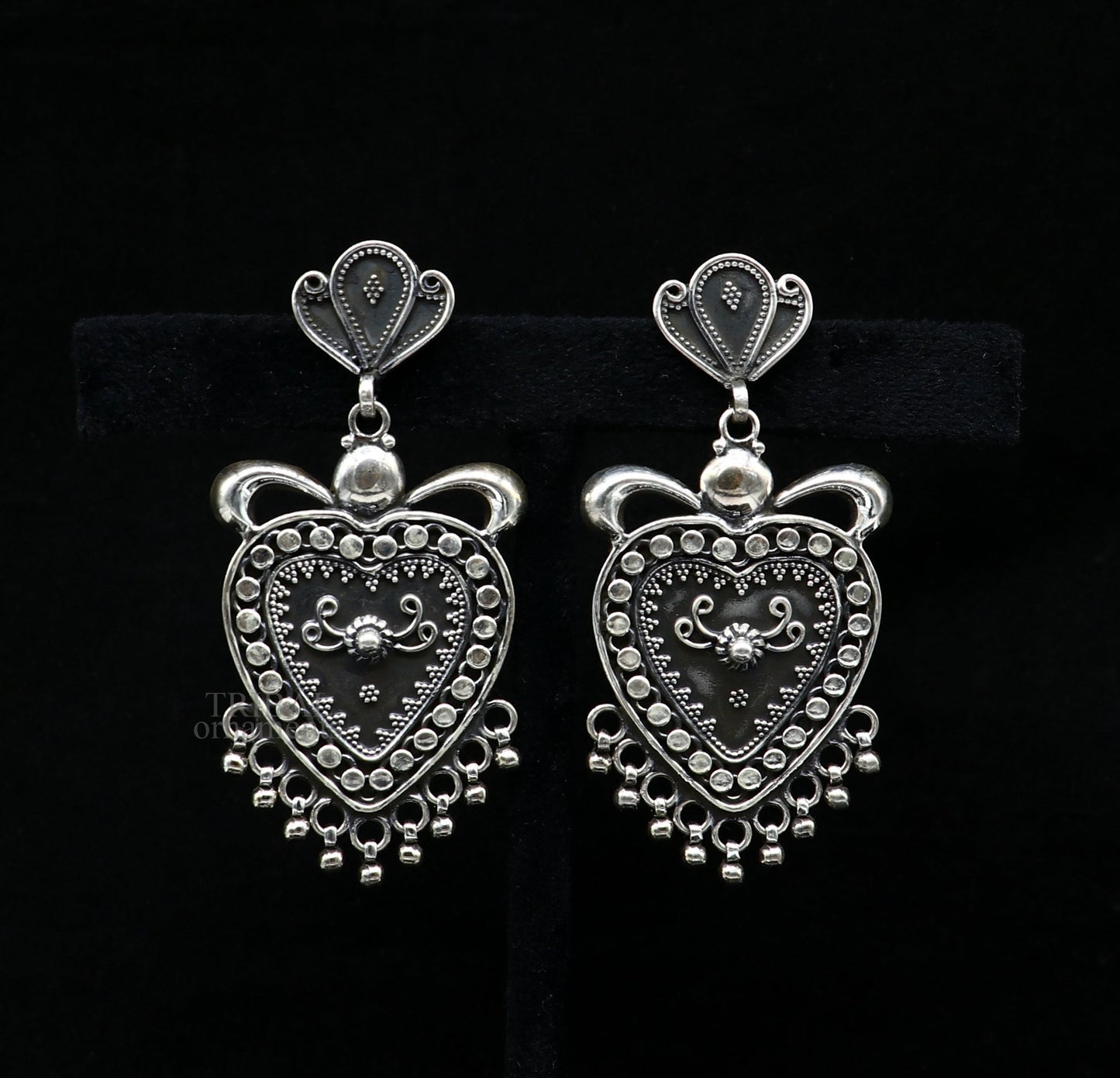 925 sterling silver heart shape style handmade Classical design fabulous Stud earrings exclusive jewelry from Rajasthan India  ear1080 - TRIBAL ORNAMENTS