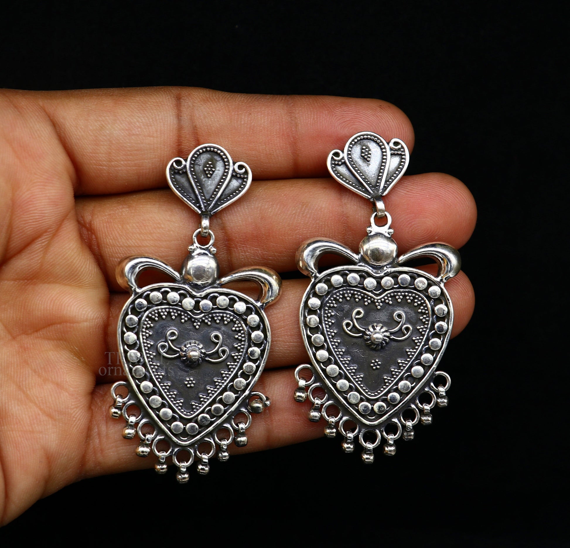 925 sterling silver heart shape style handmade Classical design fabulous Stud earrings exclusive jewelry from Rajasthan India  ear1080 - TRIBAL ORNAMENTS