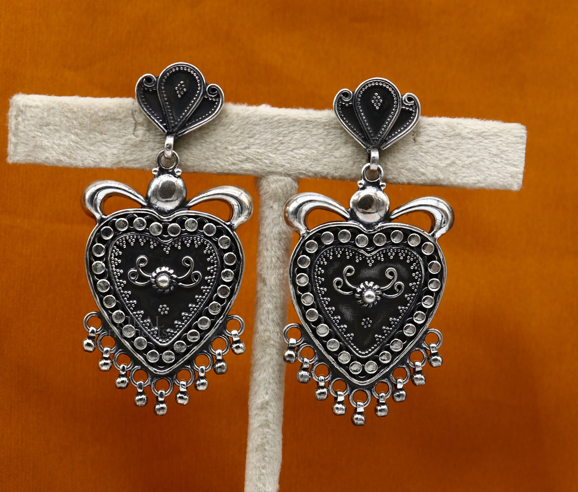 925 sterling silver heart shape style handmade Classical design fabulous Stud earrings exclusive jewelry from Rajasthan India  ear1080 - TRIBAL ORNAMENTS