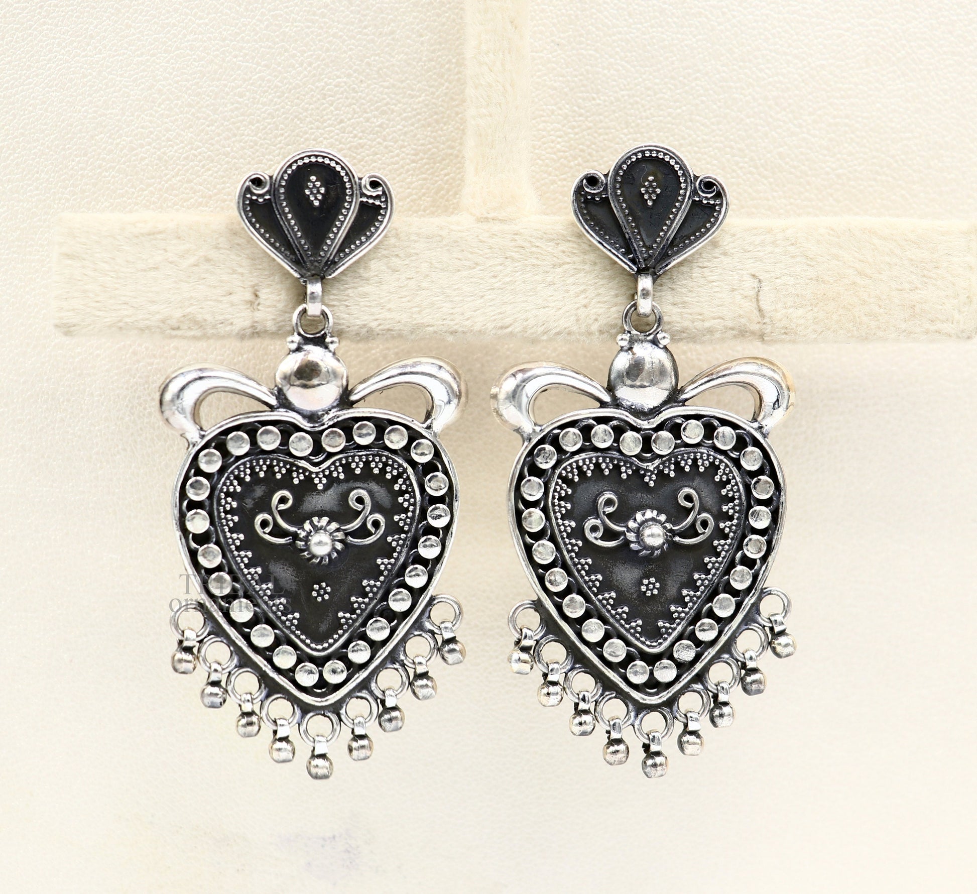 925 sterling silver heart shape style handmade Classical design fabulous Stud earrings exclusive jewelry from Rajasthan India  ear1080 - TRIBAL ORNAMENTS