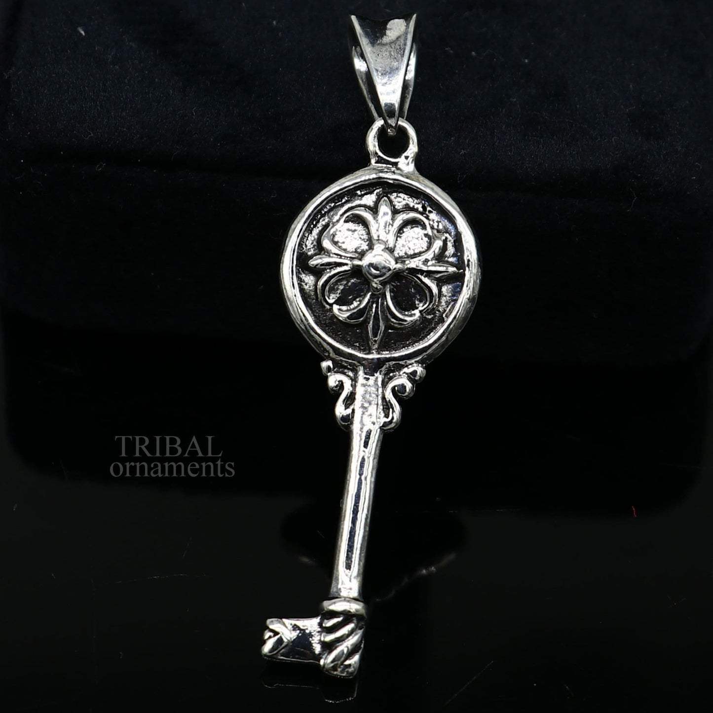925 sterling silver vintage style handmade key pendant, amazing fancy stylish attractive pendant for boy's and girl's  ssp1607 - TRIBAL ORNAMENTS
