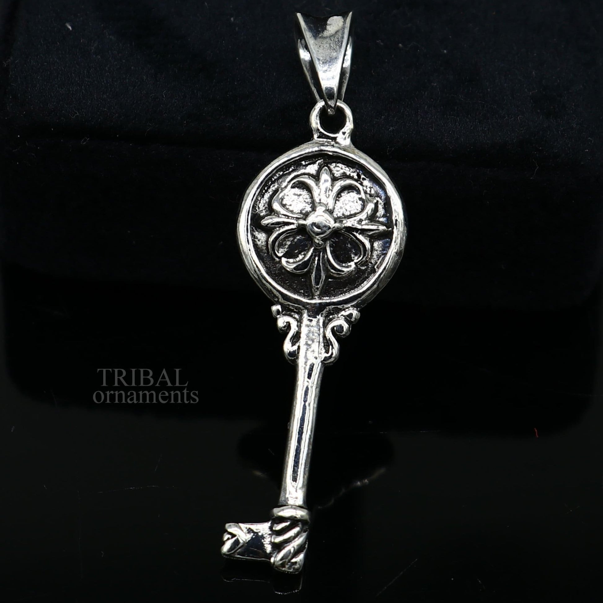 925 sterling silver vintage style handmade key pendant, amazing fancy stylish attractive pendant for boy's and girl's  ssp1607 - TRIBAL ORNAMENTS