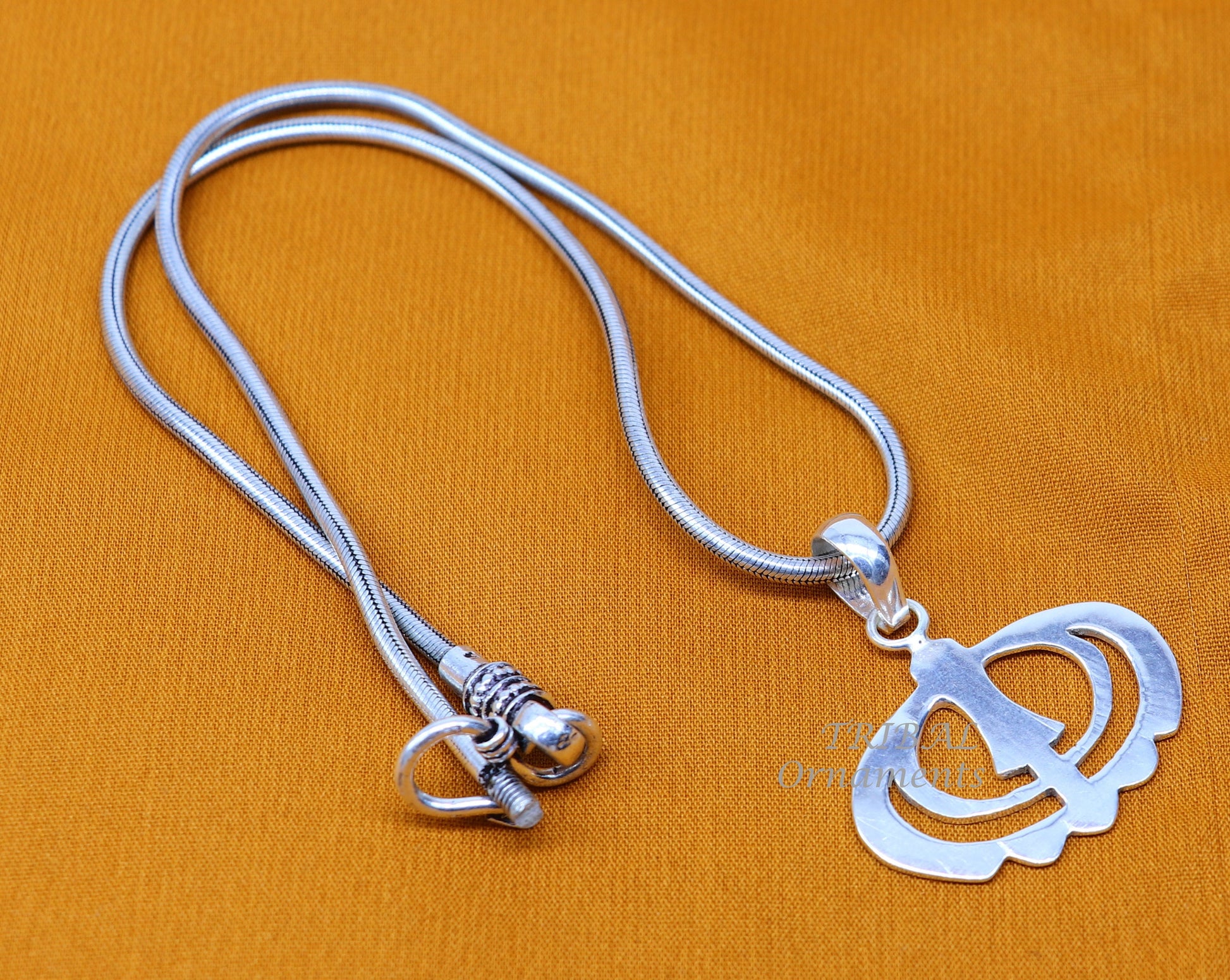 925 sterling silver handmade design holy khalsa Waheguru pendant, sikha Sardar symbol pendant, best blessing pendant from india nsp511 - TRIBAL ORNAMENTS