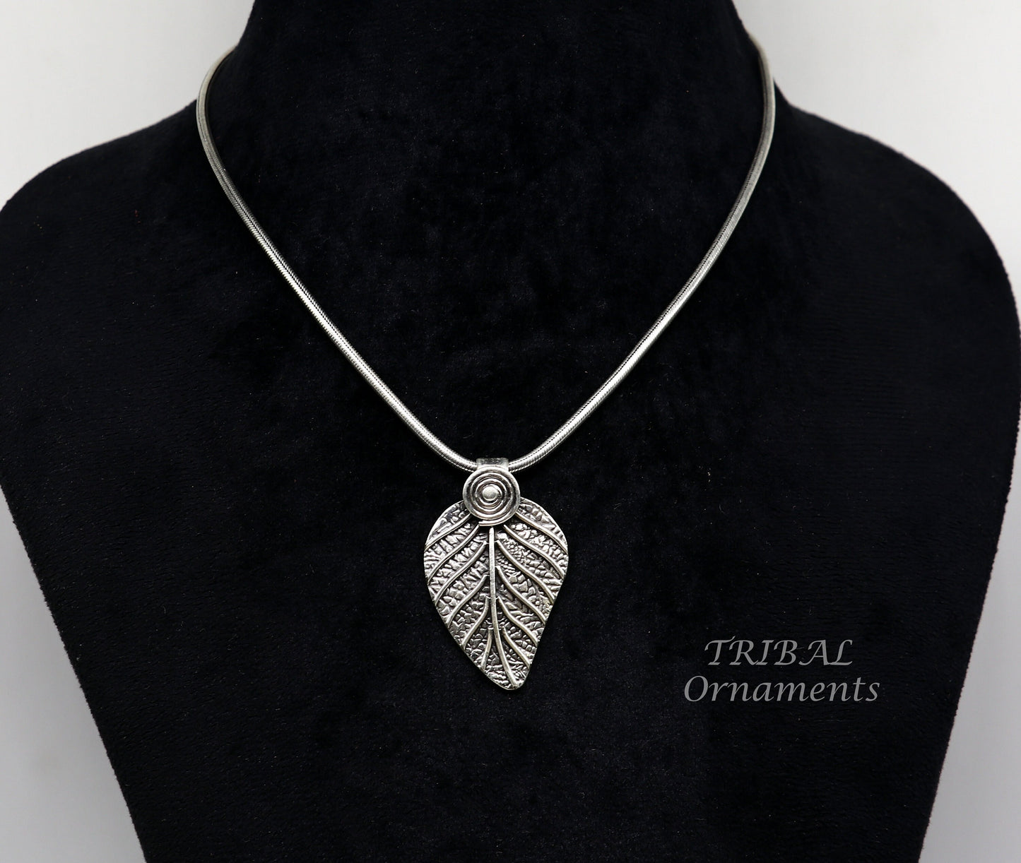 925 sterling silver tree leaf design pendant excellent Vintage chitai/nakshi work design handmade ethnic belly dance jewelry nsp480 - TRIBAL ORNAMENTS