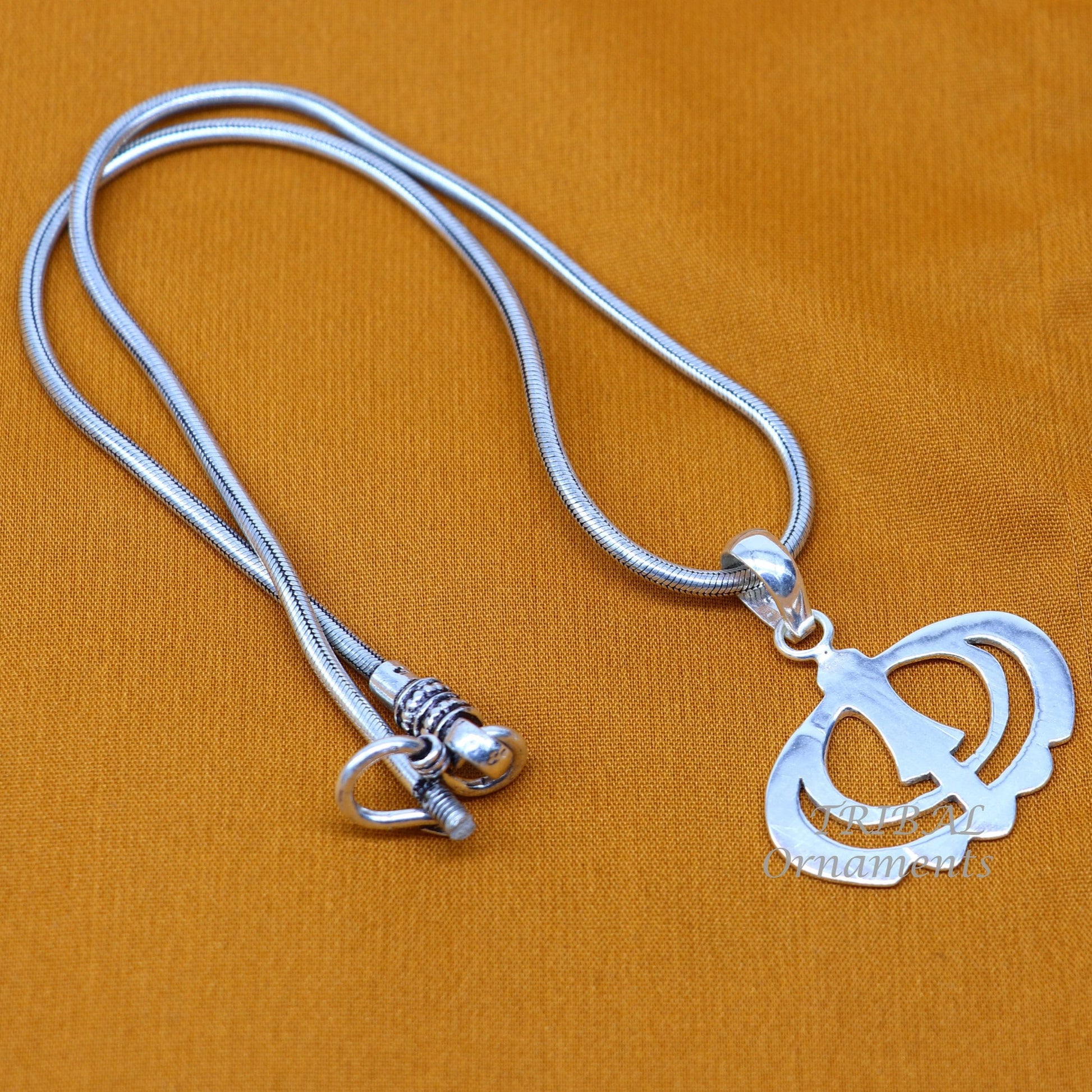 925 sterling silver handmade design holy khalsa Waheguru pendant, sikha Sardar symbol pendant, best blessing pendant from india nsp511 - TRIBAL ORNAMENTS