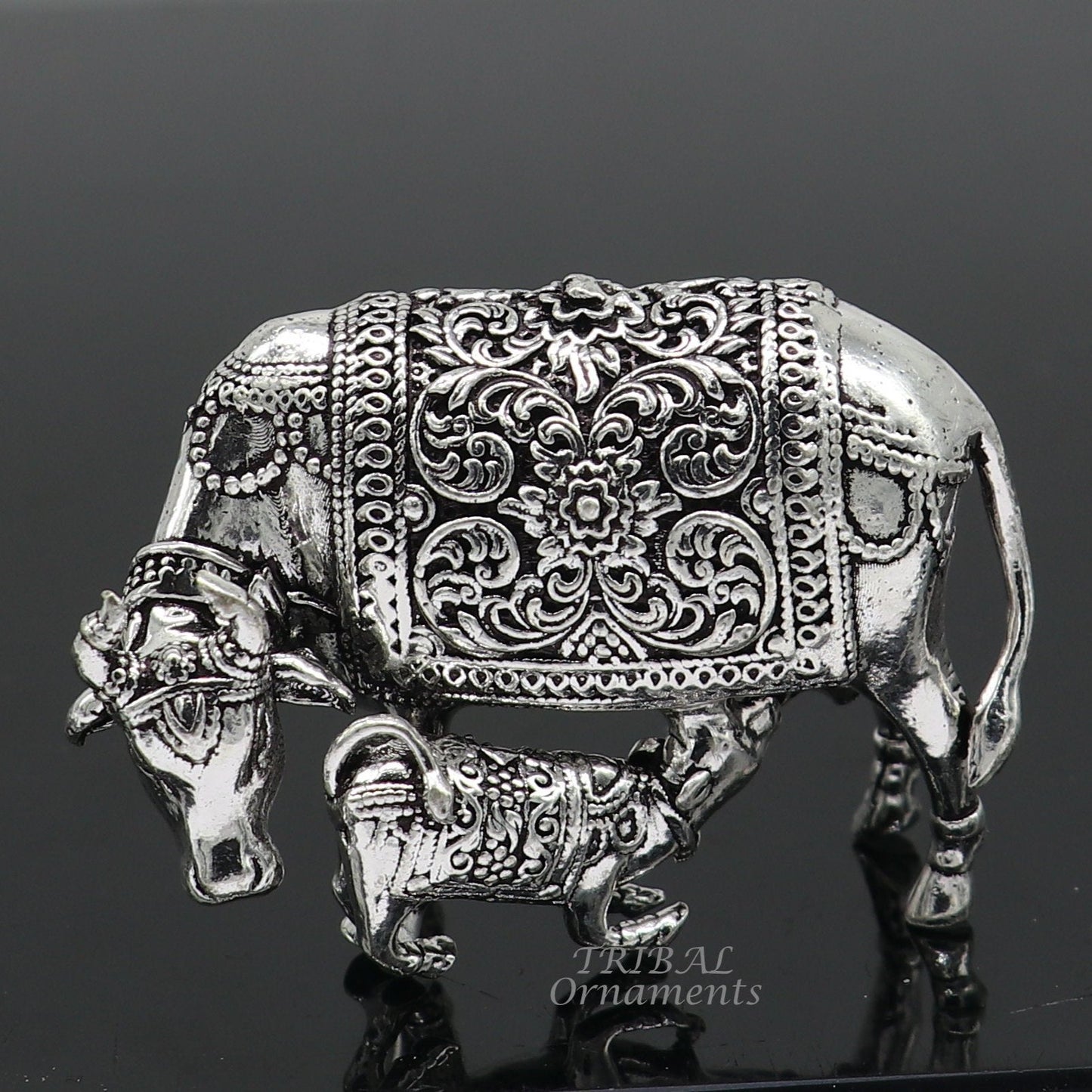 Divine cow and calf 925 sterling silver vintage design Kamdhenu cow, deity's cow, wishing cow, silver cow for wealth and prosperity art589 - TRIBAL ORNAMENTS