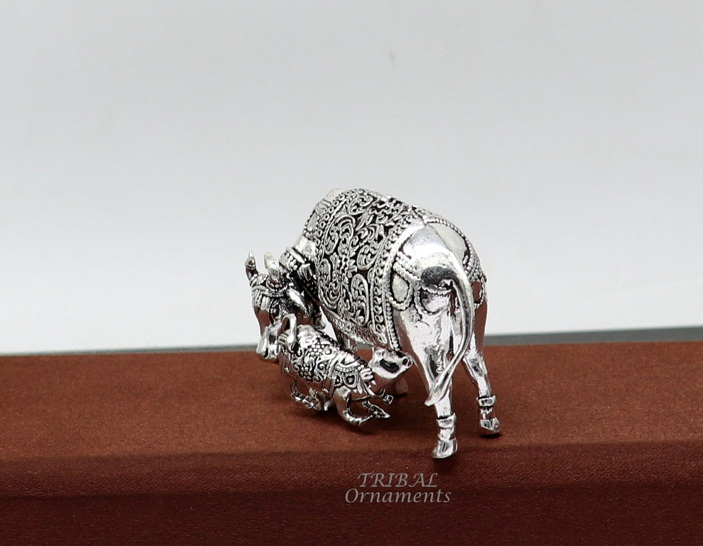 Divine cow and calf 925 sterling silver vintage design Kamdhenu cow, deity's cow, wishing cow, silver cow for wealth and prosperity art589 - TRIBAL ORNAMENTS