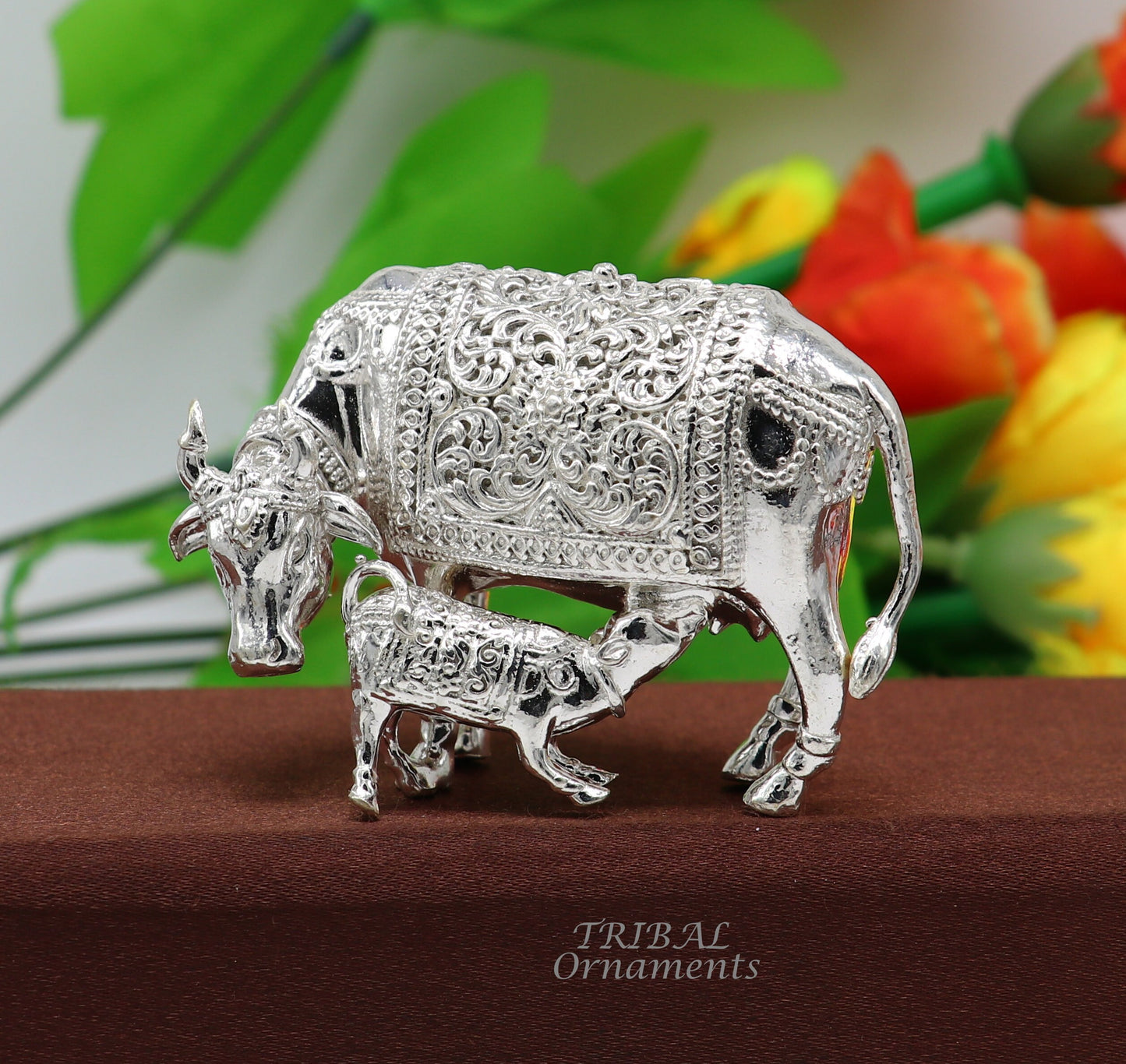 Divine cow and calf 925 sterling silver vintage design Kamdhenu cow, deity's cow, wishing cow, silver cow for wealth and prosperity art588 - TRIBAL ORNAMENTS