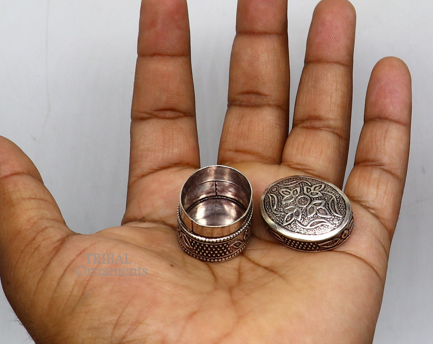 Fabulous oxidized 925 sterling silver handmade trinket box, eye kajal box, container box, kumkum box, sindur box, best brides gift stb742 - TRIBAL ORNAMENTS