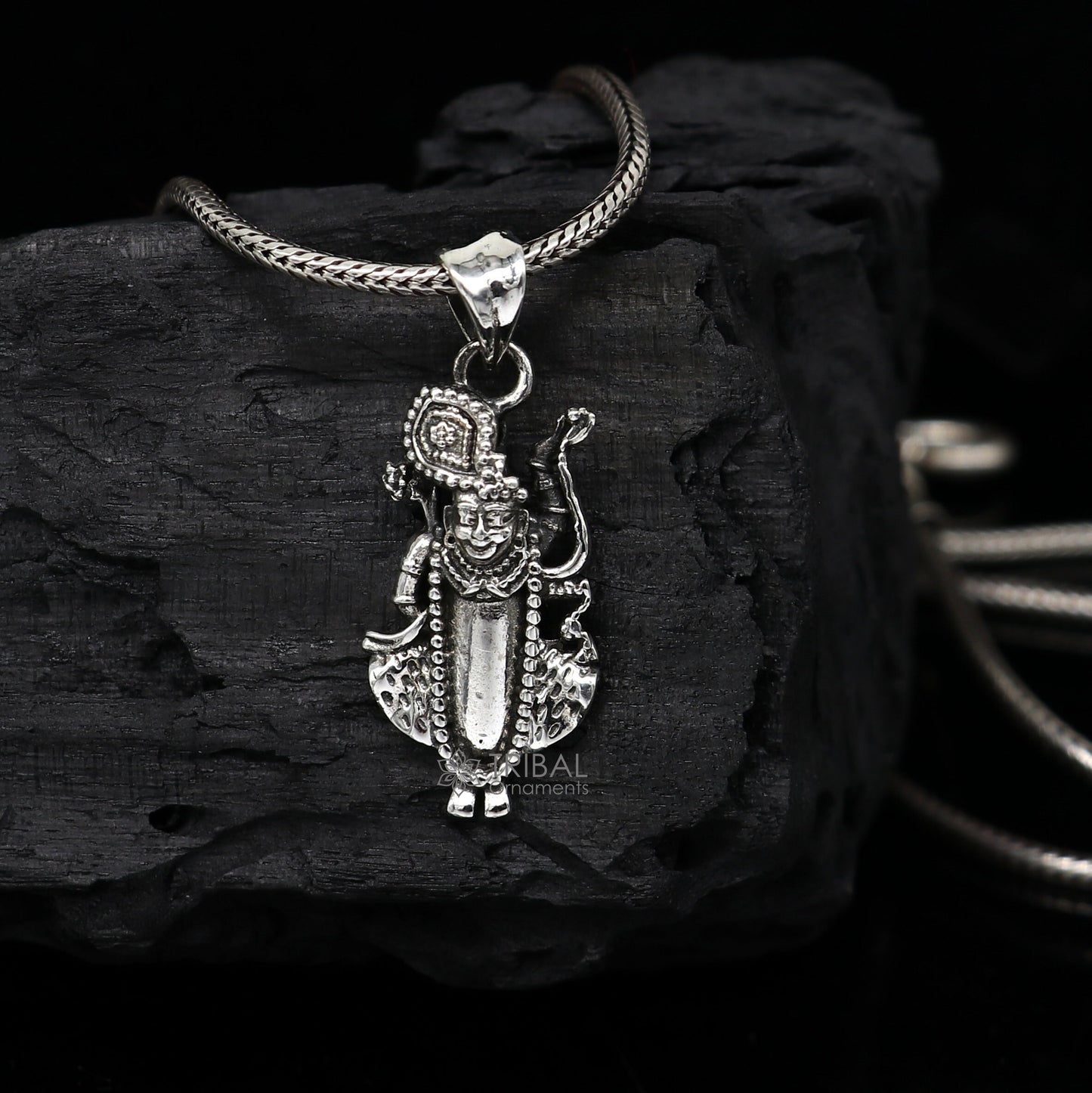 Lord Krishna Goverdhan 925 sterling silver small pendant, Lord Krishna Pendant is a symbol of love, wisdom, and spiritual unisex gift nsp662 - TRIBAL ORNAMENTS