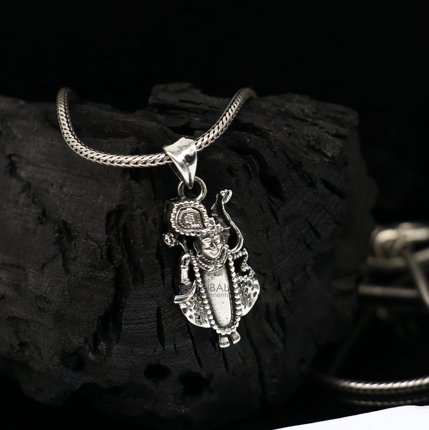 Lord Krishna Goverdhan 925 sterling silver small pendant, Lord Krishna Pendant is a symbol of love, wisdom, and spiritual unisex gift nsp662 - TRIBAL ORNAMENTS