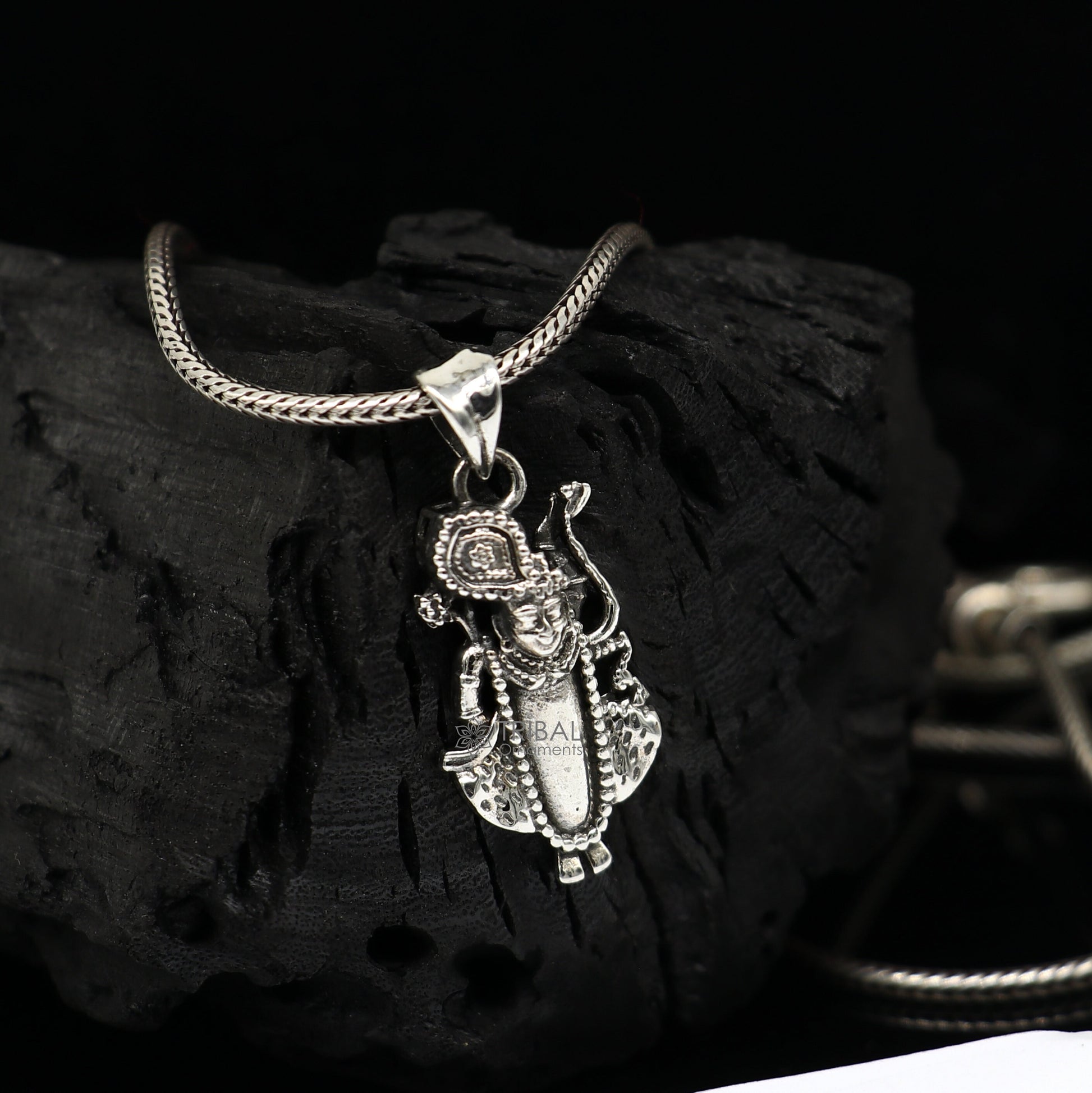 Lord Krishna Goverdhan 925 sterling silver small pendant, Lord Krishna Pendant is a symbol of love, wisdom, and spiritual unisex gift nsp662 - TRIBAL ORNAMENTS