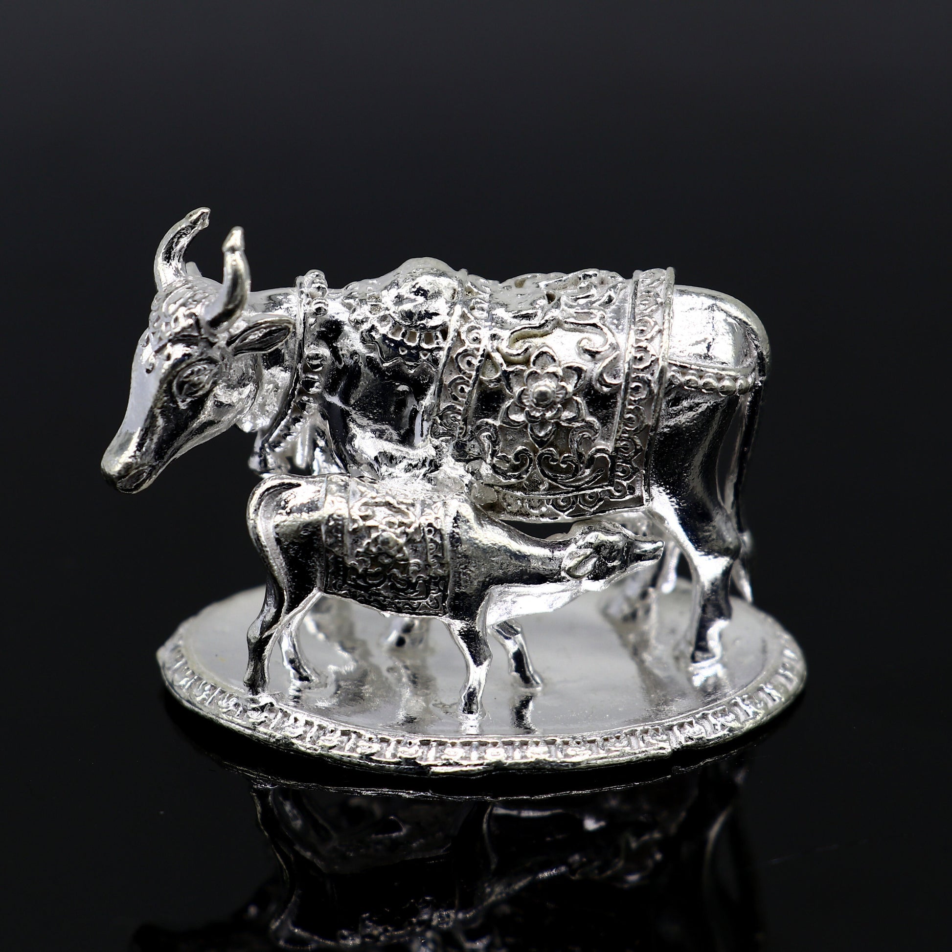 Divine cow with calf 925 sterling silver vintage design Kamdhenu cow, deity's cow, wishing cow, silver worshipping puja article su1163 - TRIBAL ORNAMENTS