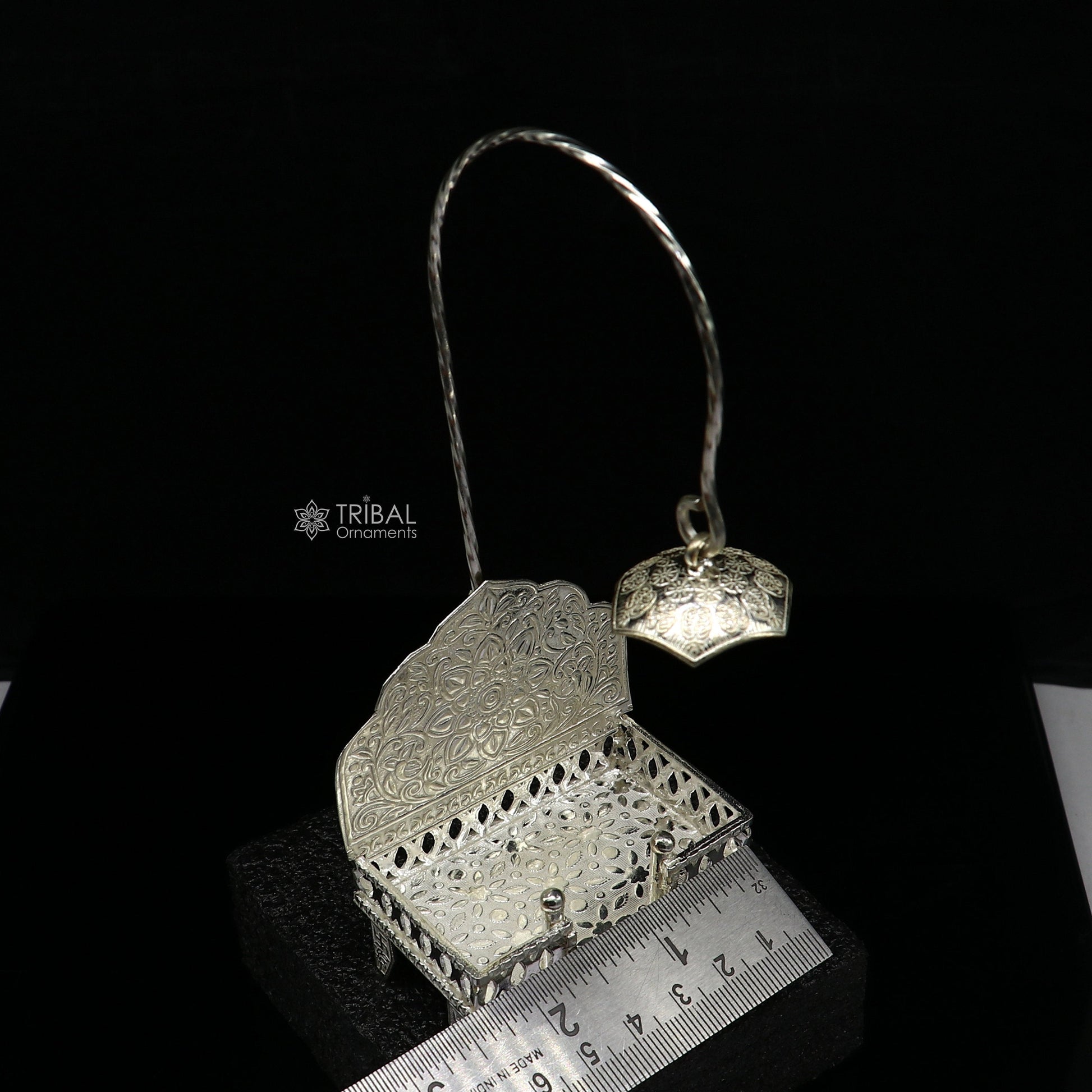 925 pure sterling silver handcrafted small singhasan, idol krishna Bal Gopala throne, god statue's chair, divine silver Chauki Aasan  su1171 - TRIBAL ORNAMENTS