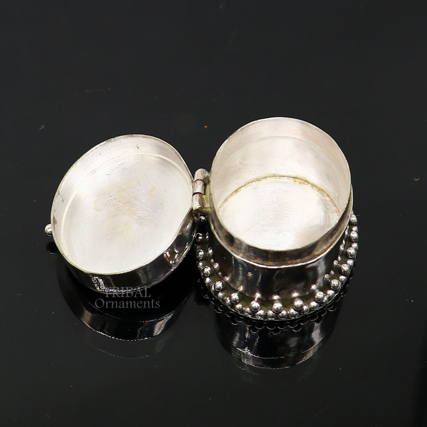 925 sterling silver handcrafted oval shape design red stone work trinket box, kajal eyeliner box, Sindur box brides gift silver box stb760 - TRIBAL ORNAMENTS
