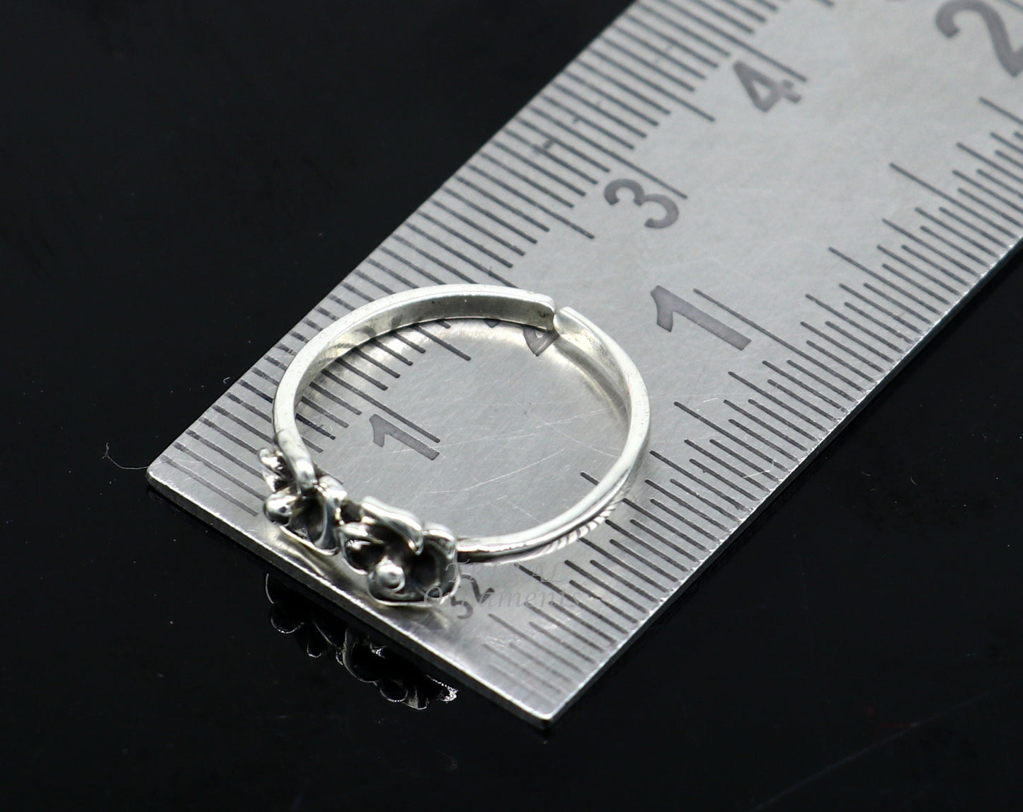 925 sterling silver handcrafted unique design vintage ethnic design brides toe ring for girl's women's ytr25 - TRIBAL ORNAMENTS