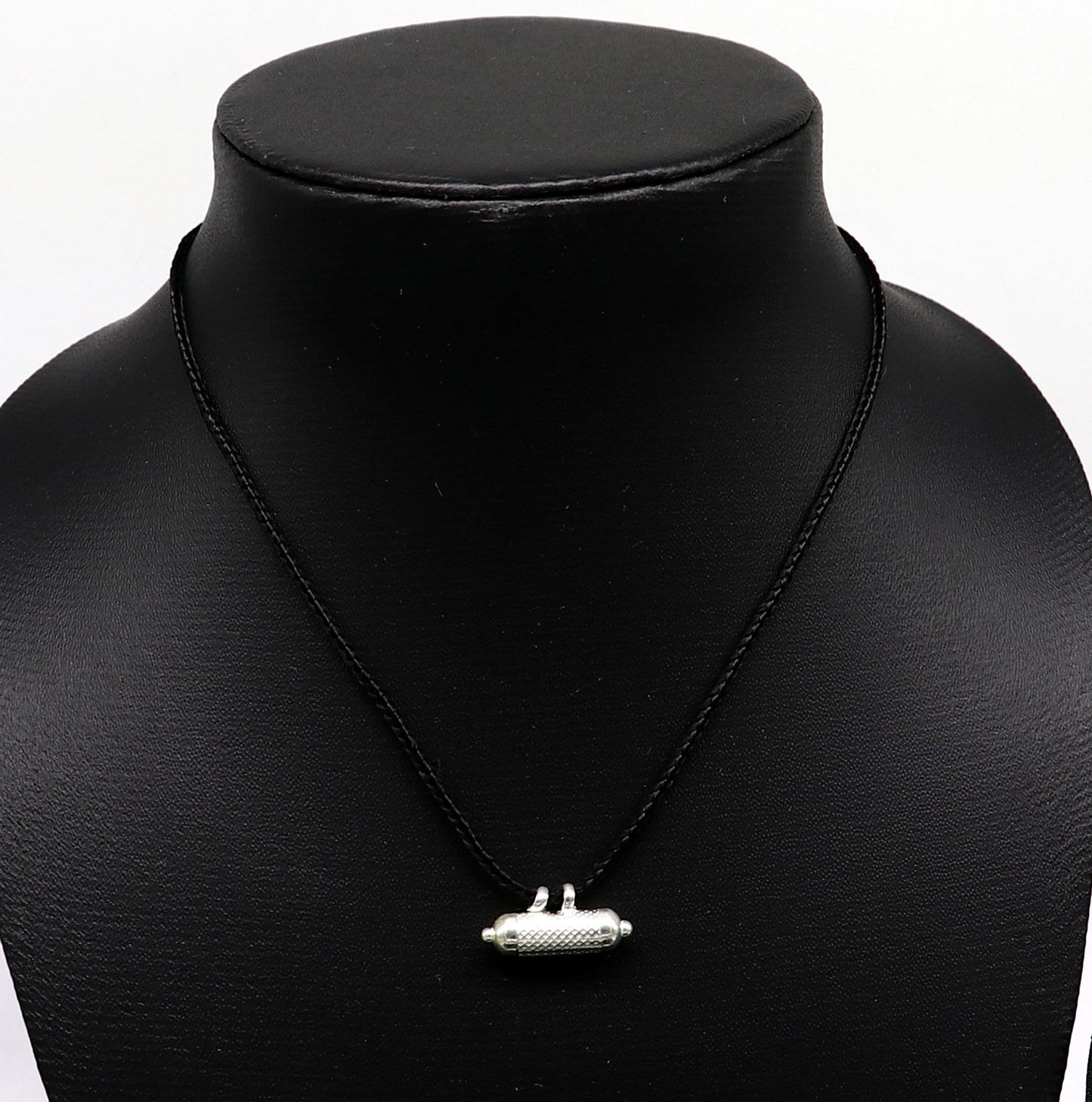 925 sterling silver handmade gorgeous round shape handmade amulet box pendant, mantra box, silver tabiz ,kavacham jewelry ssp701 - TRIBAL ORNAMENTS