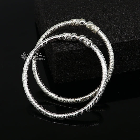 925 sterling silver shiny bangle bracelet from Tribal Ornaments, stylish and elegant jewelry for men and women.