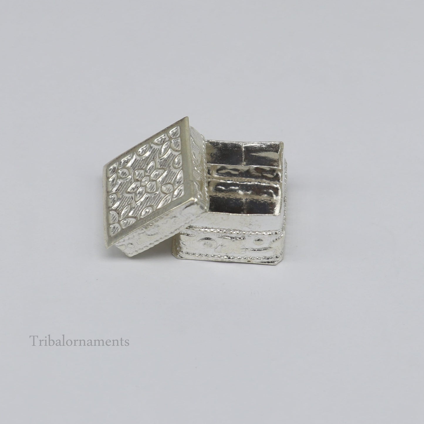 925 sterling silver trinket box with square shape, bridal design, for jewelry or cosmetics, from Tribal Ornaments collection.