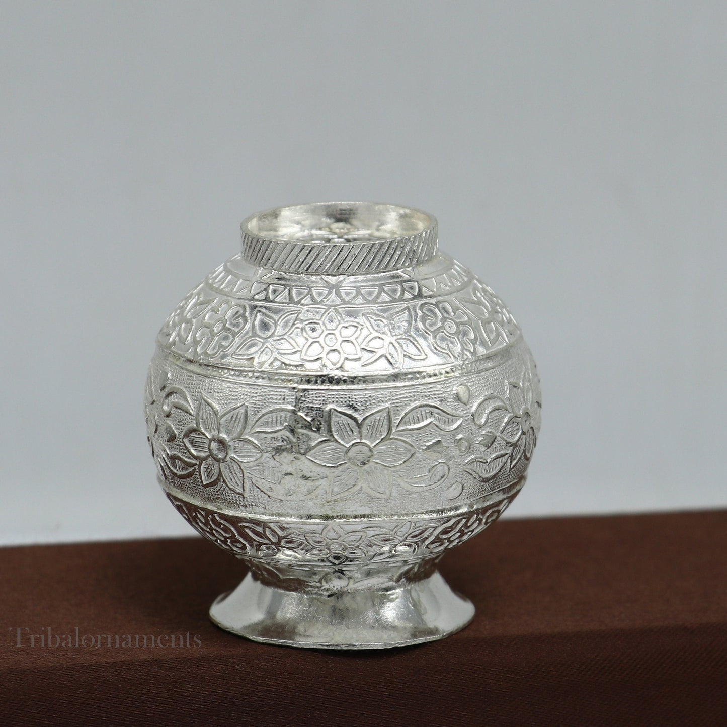 Genuine 925 sterling silver handmade plain design Kalash or pot, unique special silver puja article, water or milk kalash pot india su583 - TRIBAL ORNAMENTS