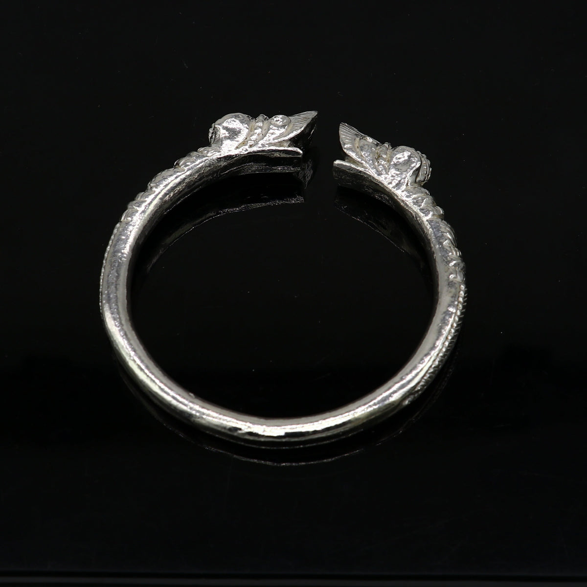 Solid 925 silver crocodile design bangle cuff bracelet for men, handcrafted jewelry with vintage antique style from TRIBAL ORNAMENTS.