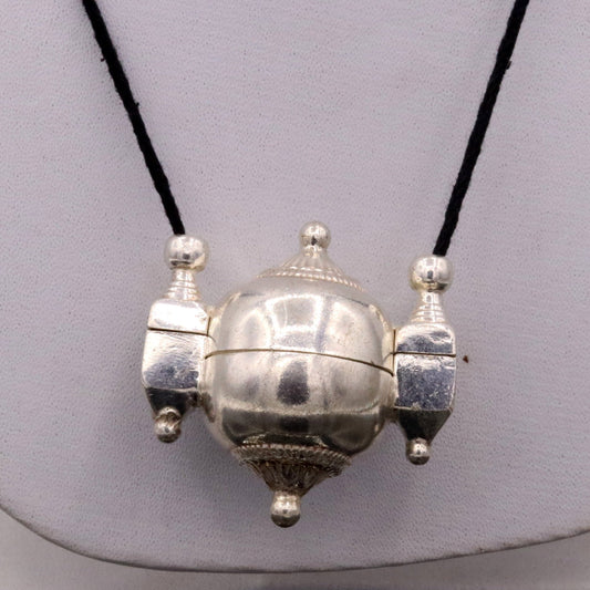 Sterling silver vintage design silver Lord shiva pendant to hold shiva lingam, mantra box prayer box tribal stylish custom jewelry sa06 - TRIBAL ORNAMENTS